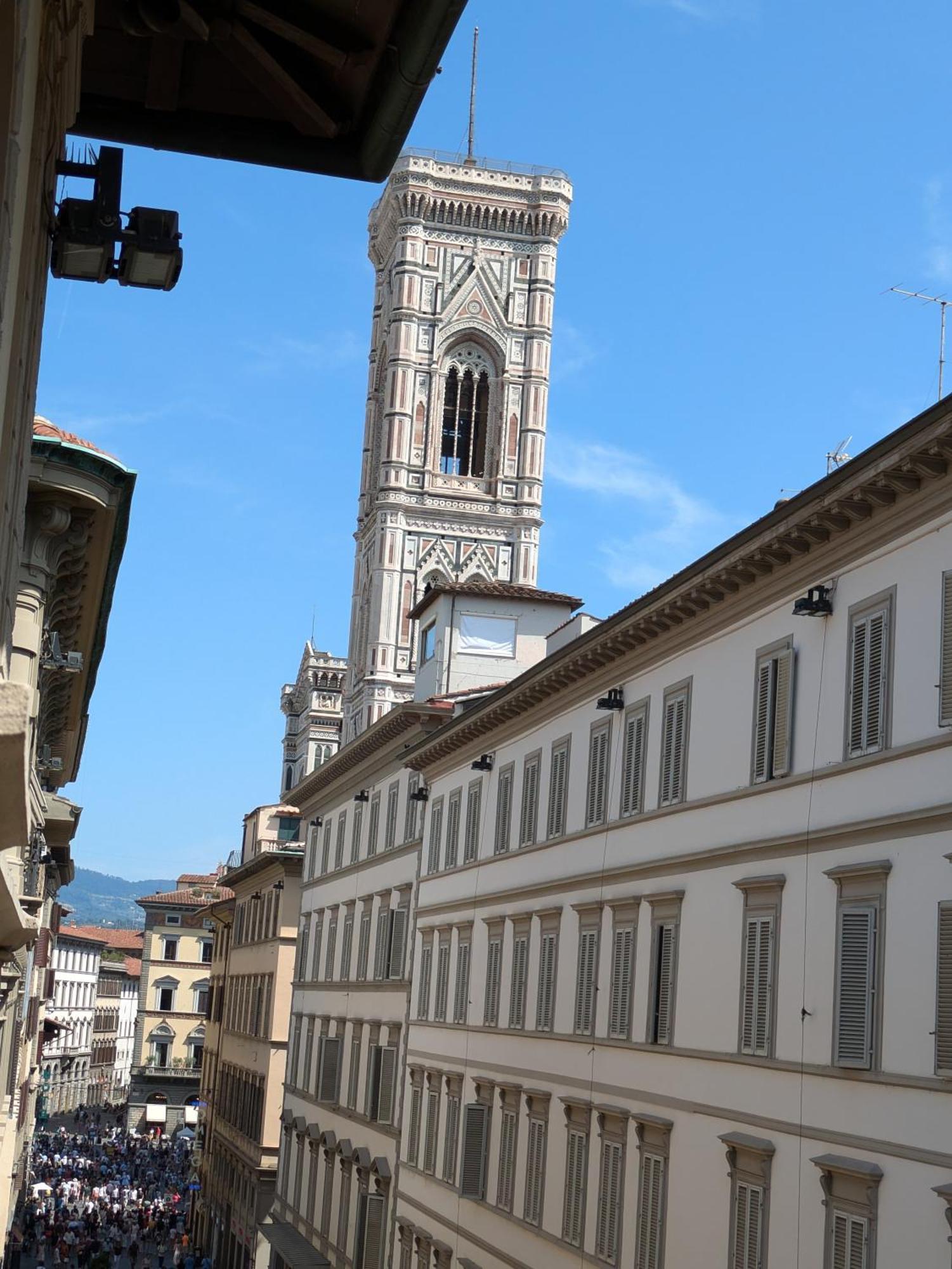 Apartment Flowers' Duomo, Central And Spacious Florence