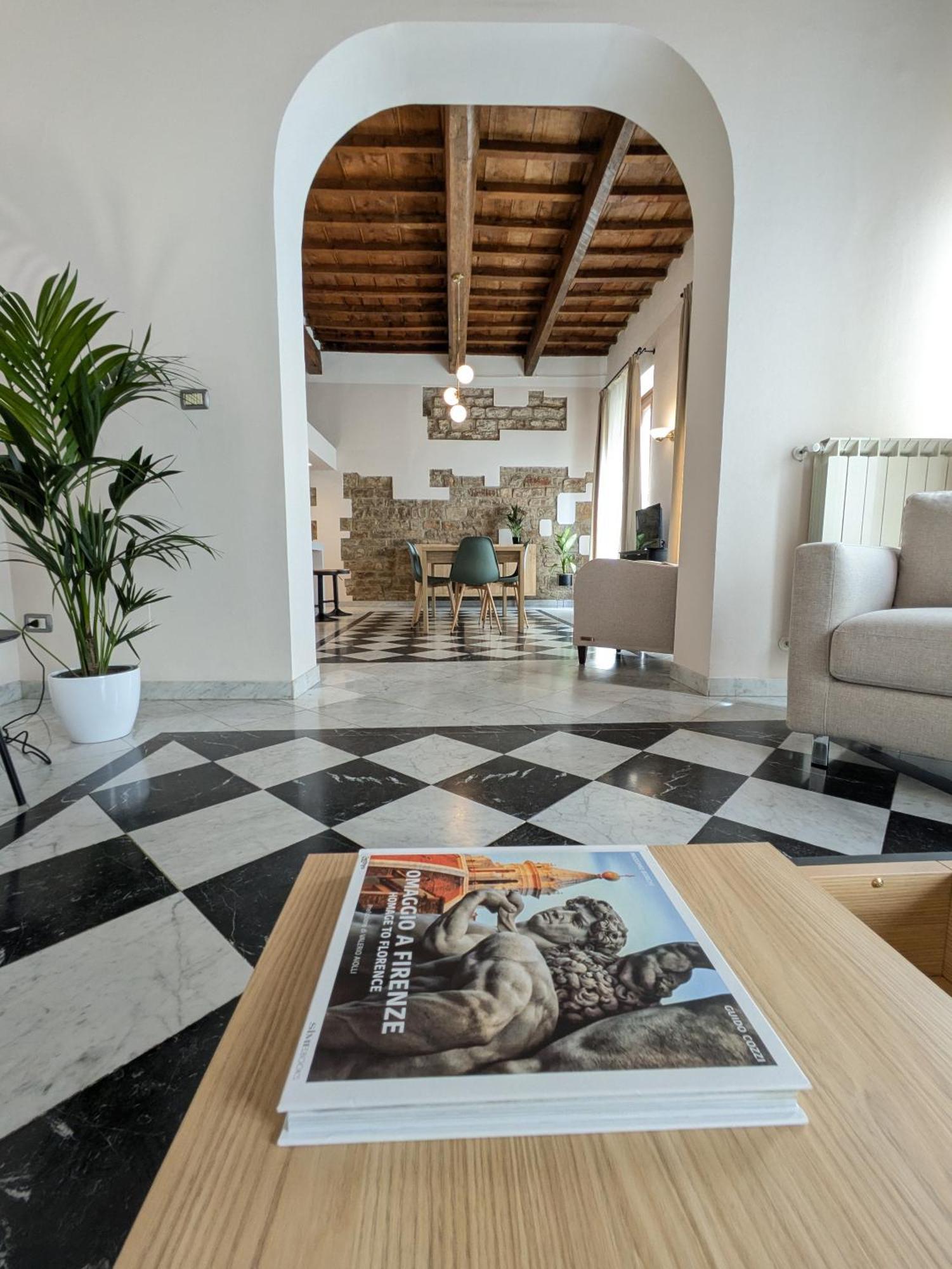 Flowers' Duomo, Central And Spacious Apartment