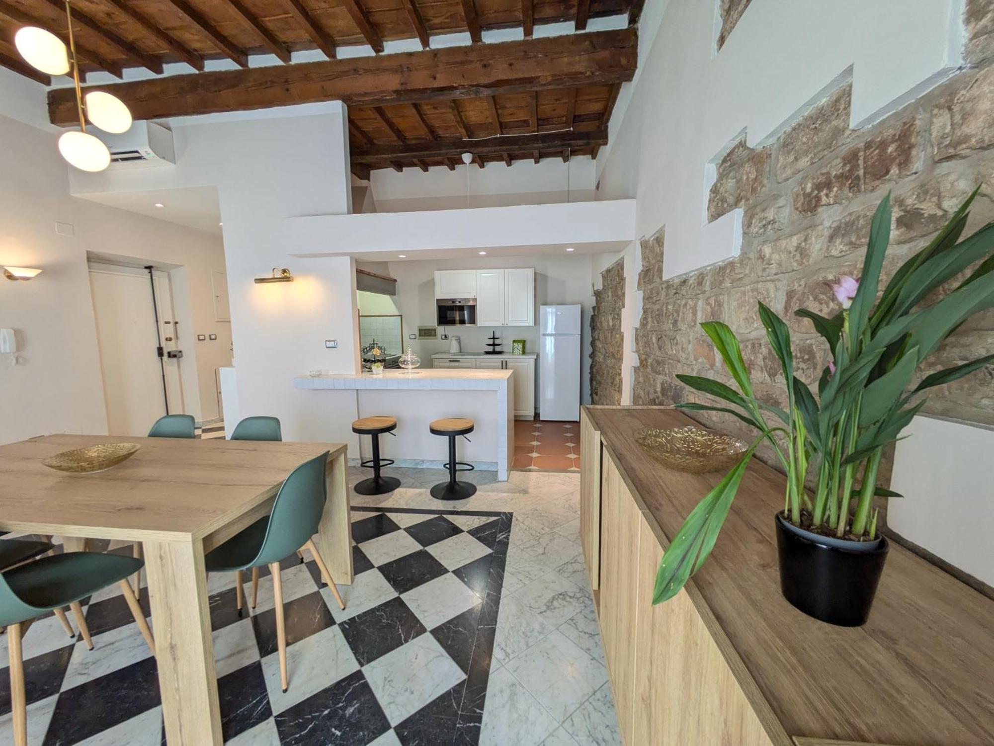 Flowers' Duomo, Central And Spacious Apartment