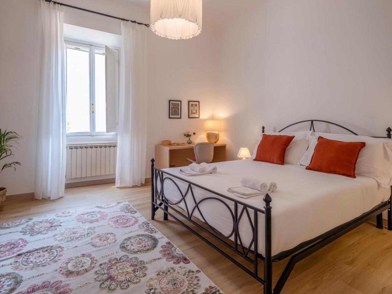Apartment Tuscan Tempo 2 Double Bedrooms A Stone's Throw From The Center *