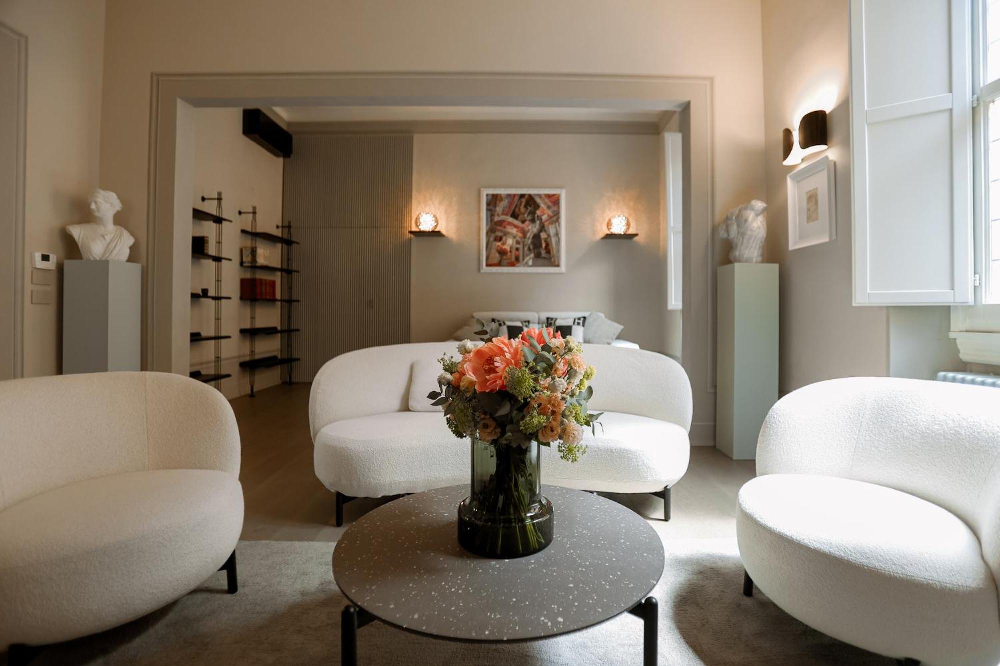 2 Min Duomo - Chic Novella - Parcheggio Apartment *