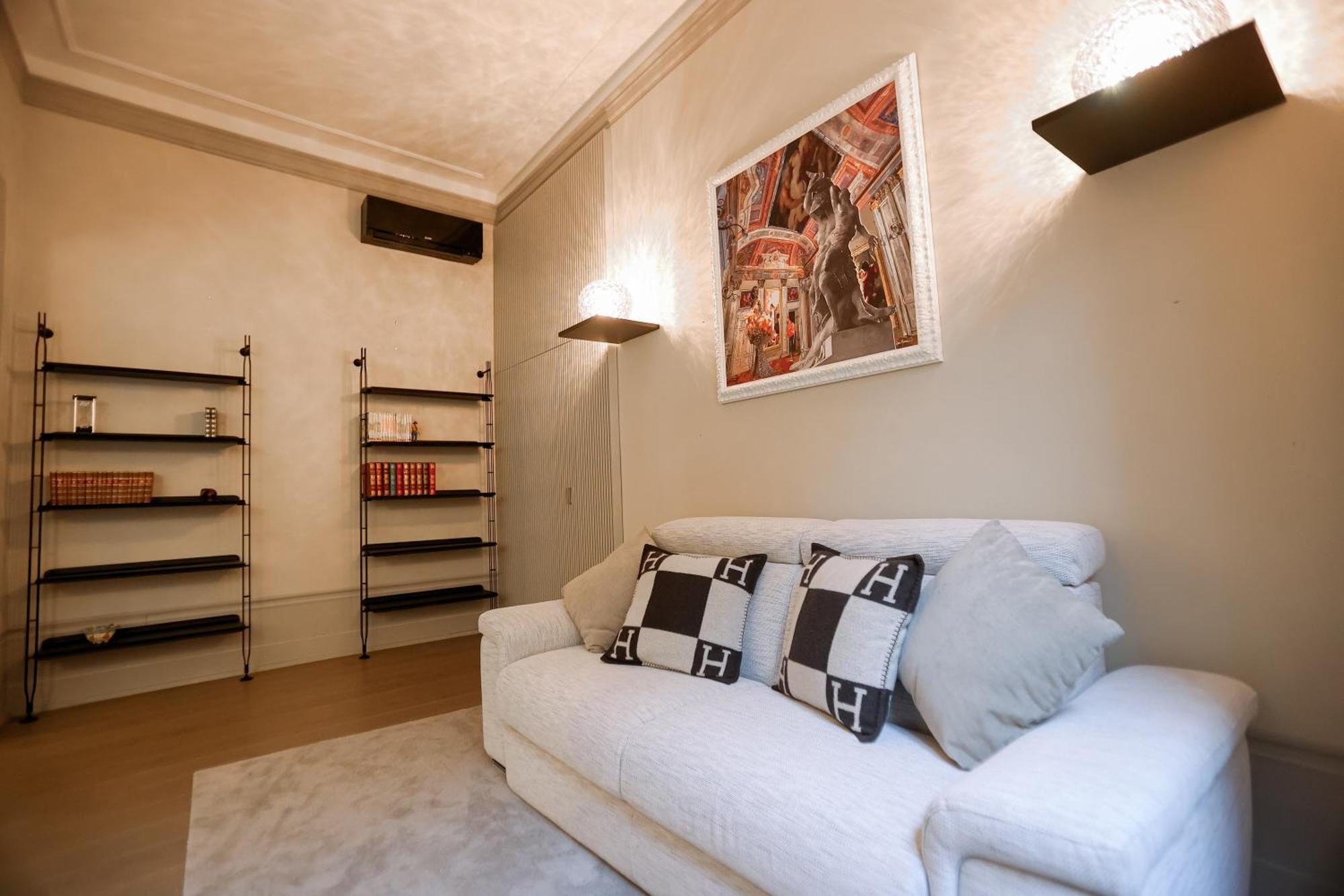 2 Min Duomo - Chic Novella - Parcheggio Apartment