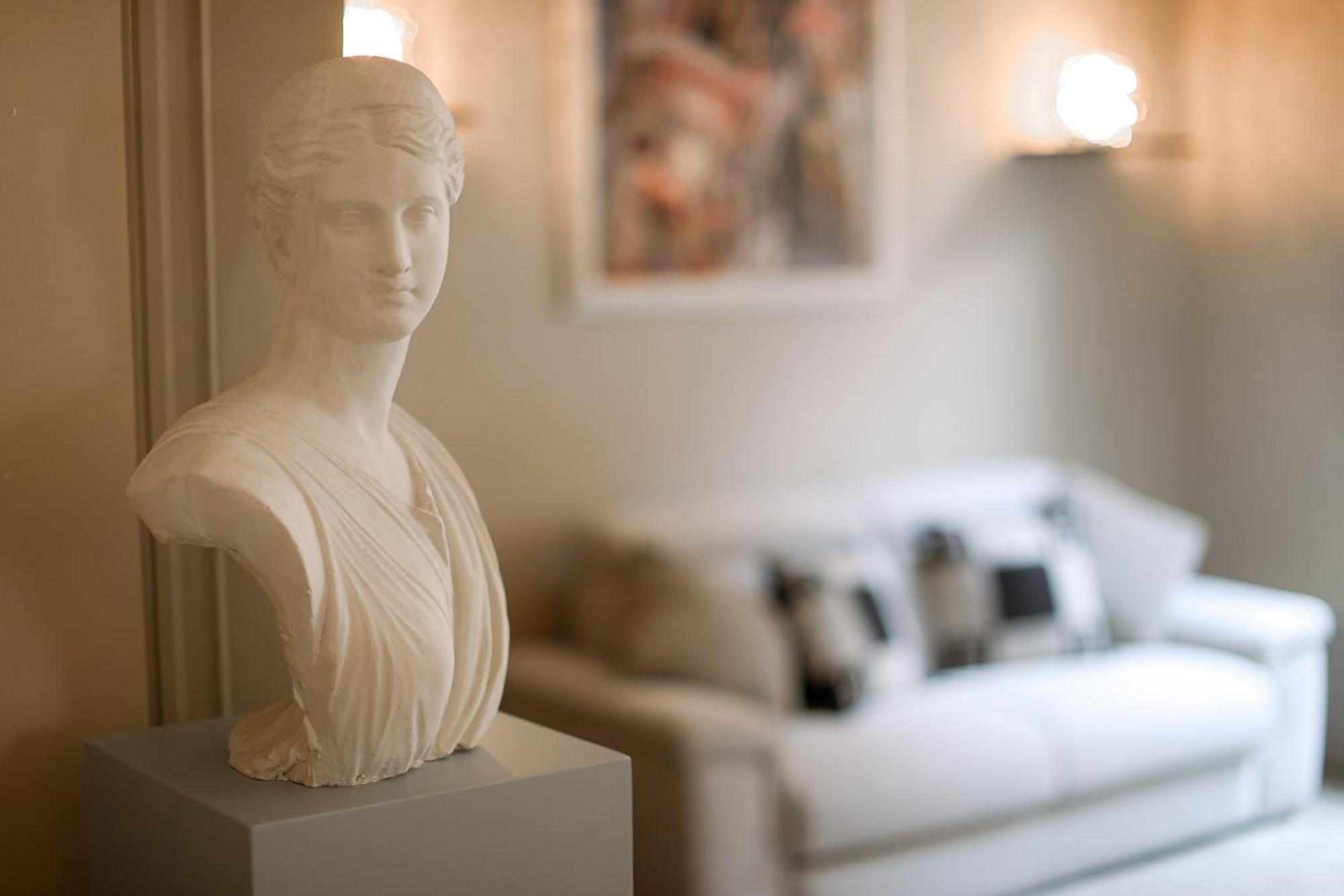 2 Min Duomo - Chic Novella - Parcheggio Apartment *
