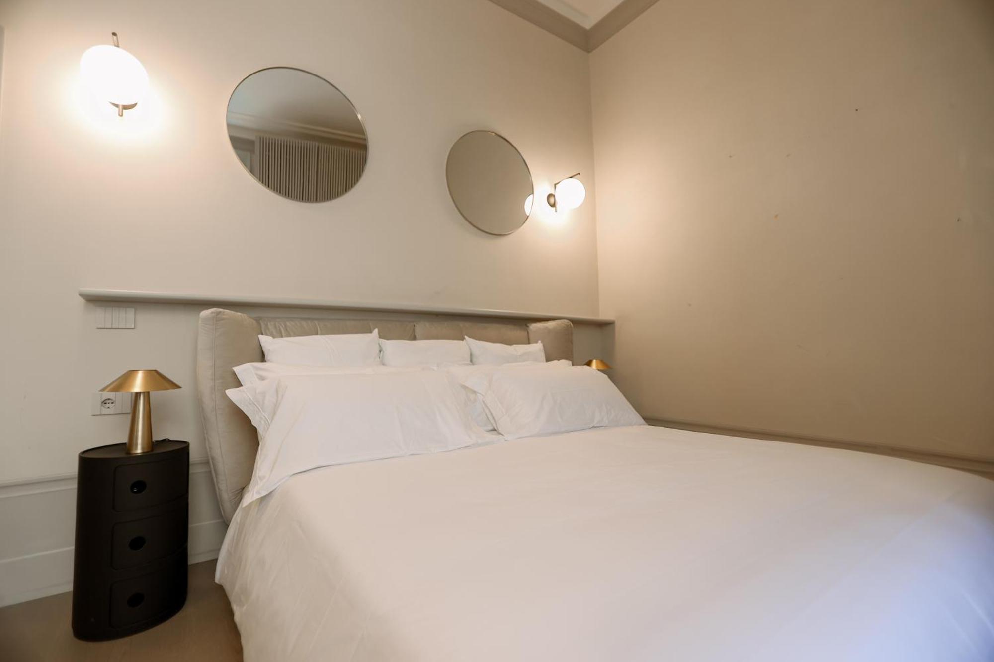 2 Min Duomo - Chic Novella - Parcheggio Apartment