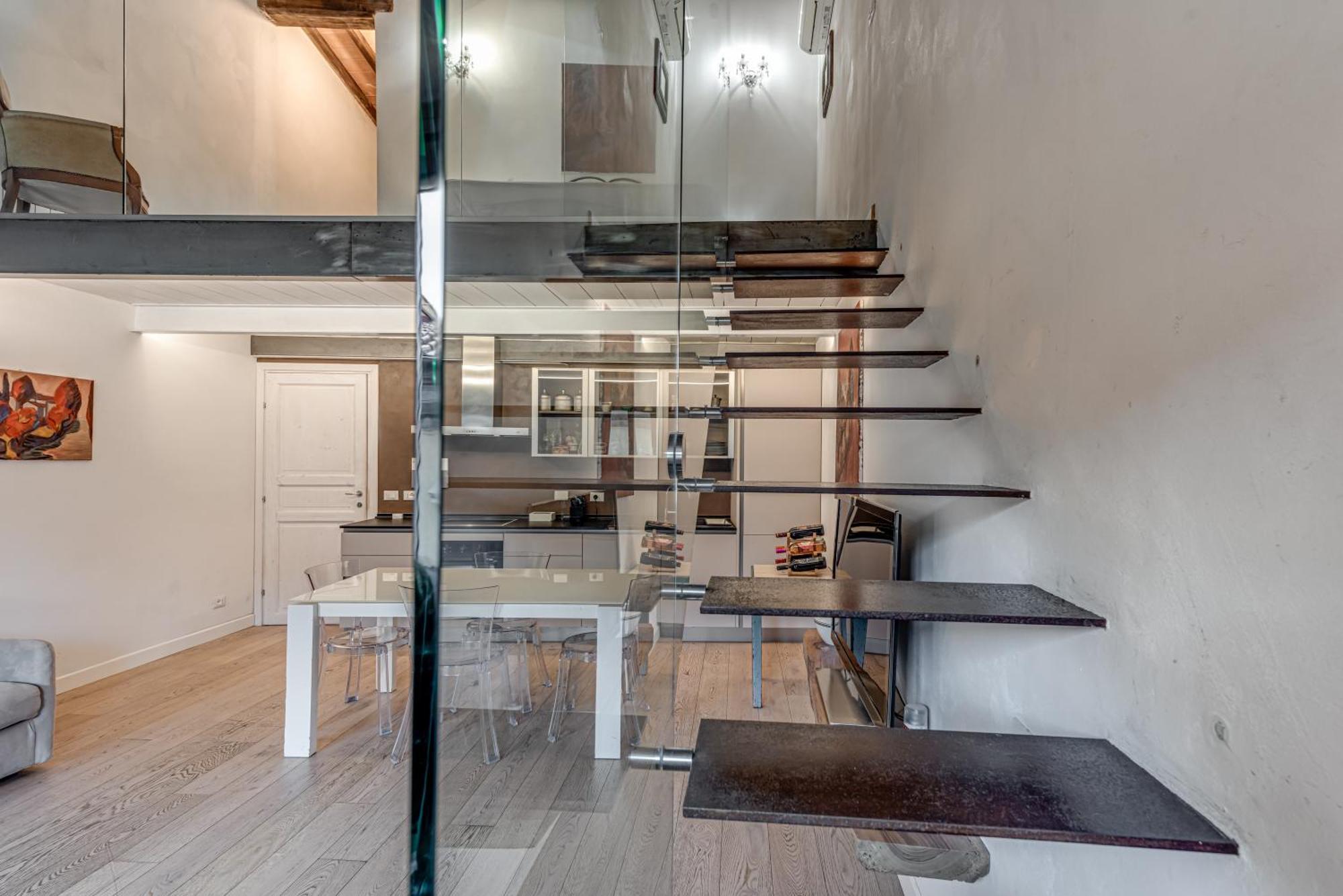 Luxury Apartment *