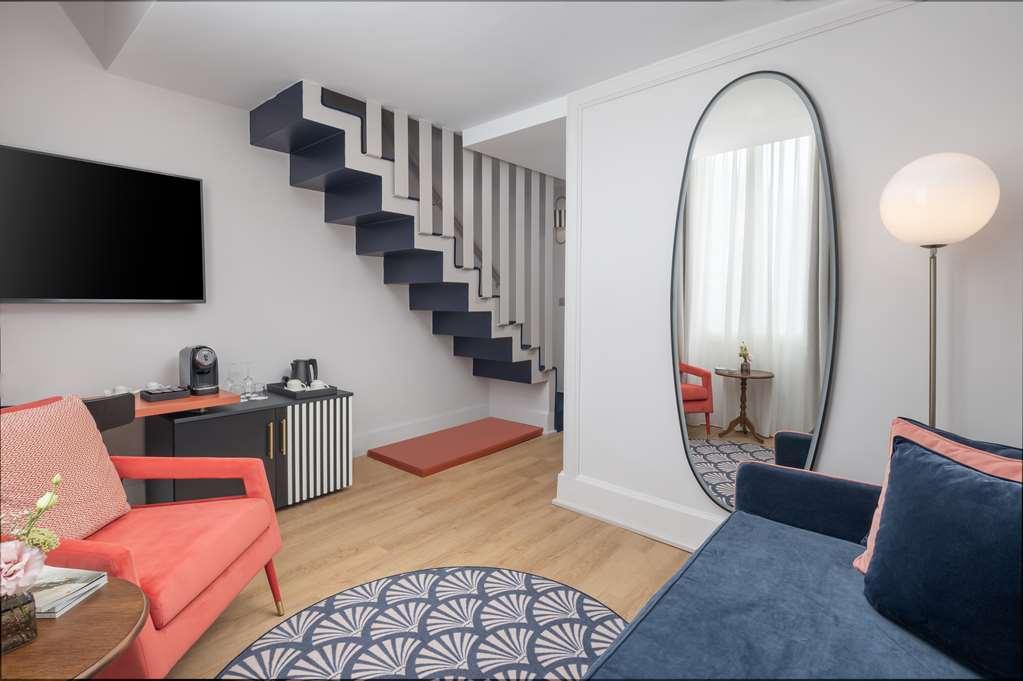 Anglo American Curio Collection By Hilton 4* Florence