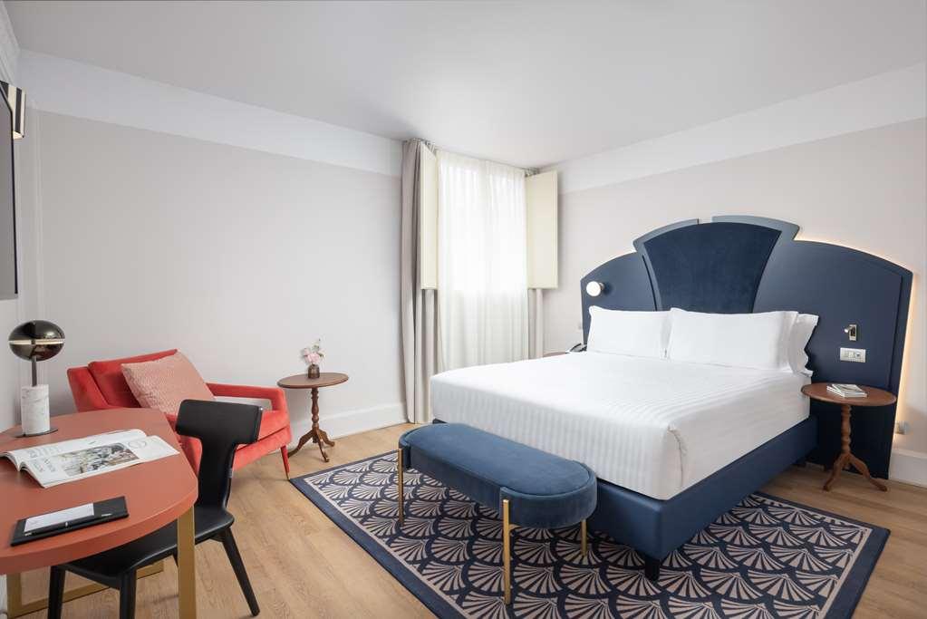 Anglo American Curio Collection By Hilton Florence