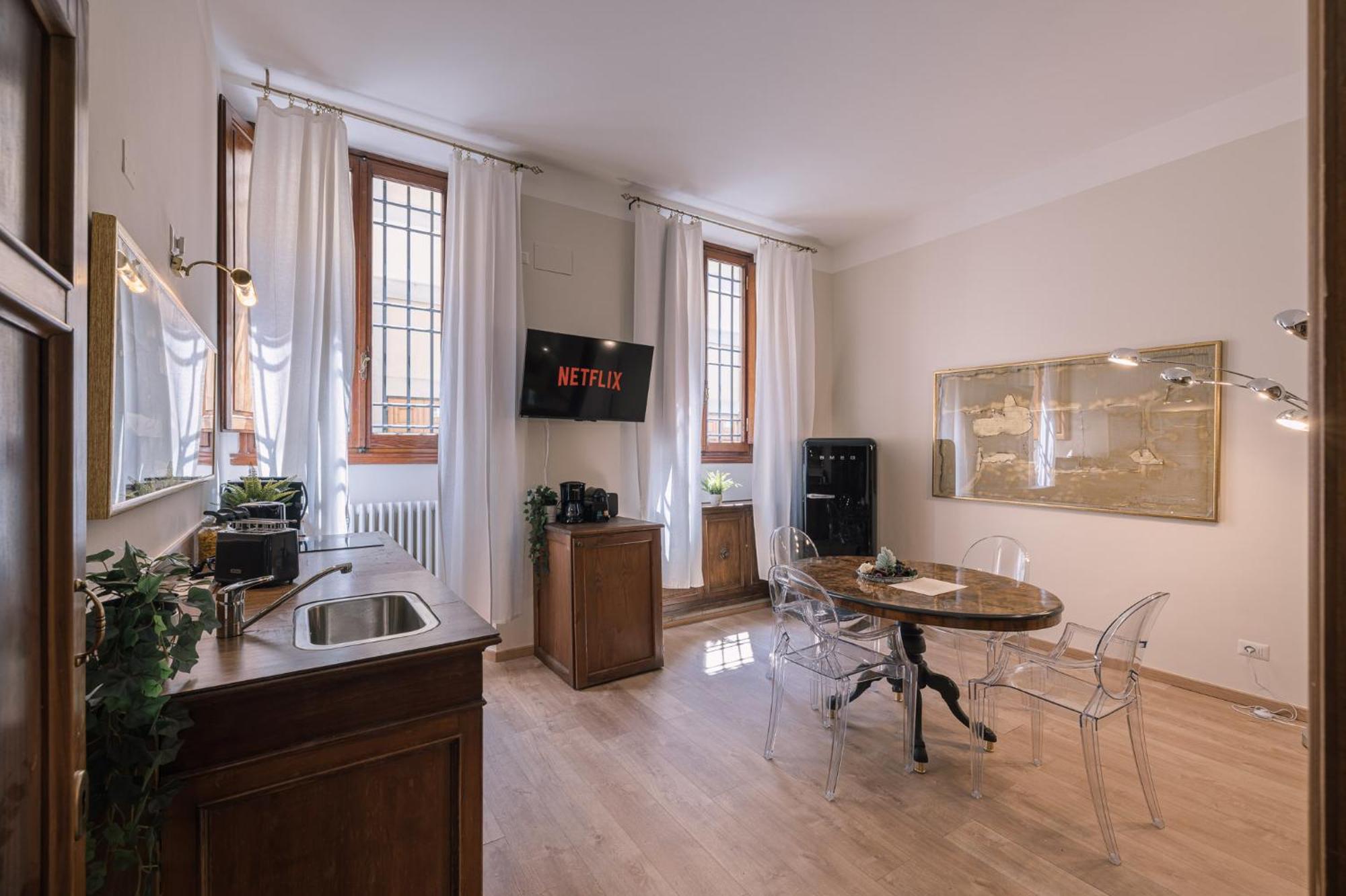 Accademia Luxury Art Apartment