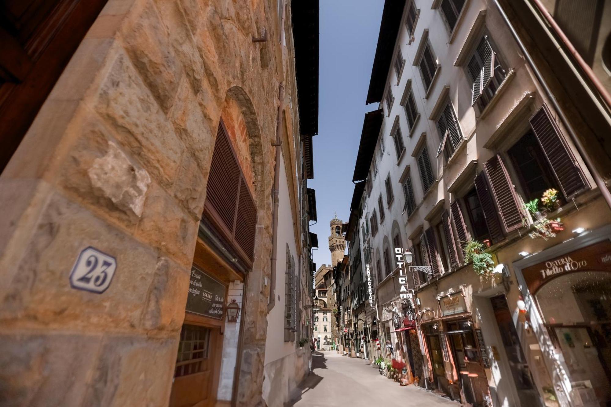 Apartment Ponte Vecchio - Partenope Luxury Florence