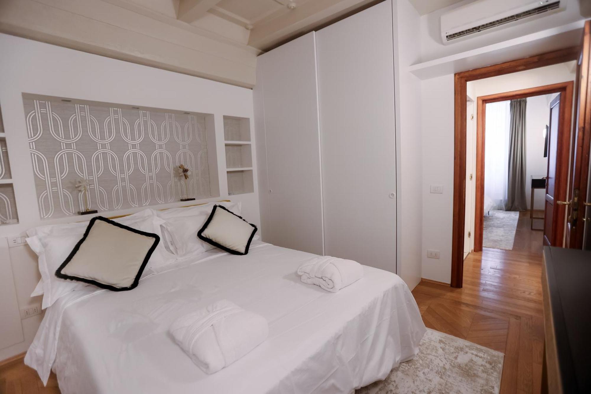 Ponte Vecchio - Partenope Luxury Apartment *