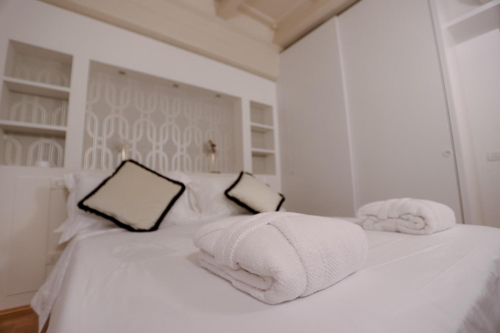 Apartment Ponte Vecchio - Partenope Luxury *
