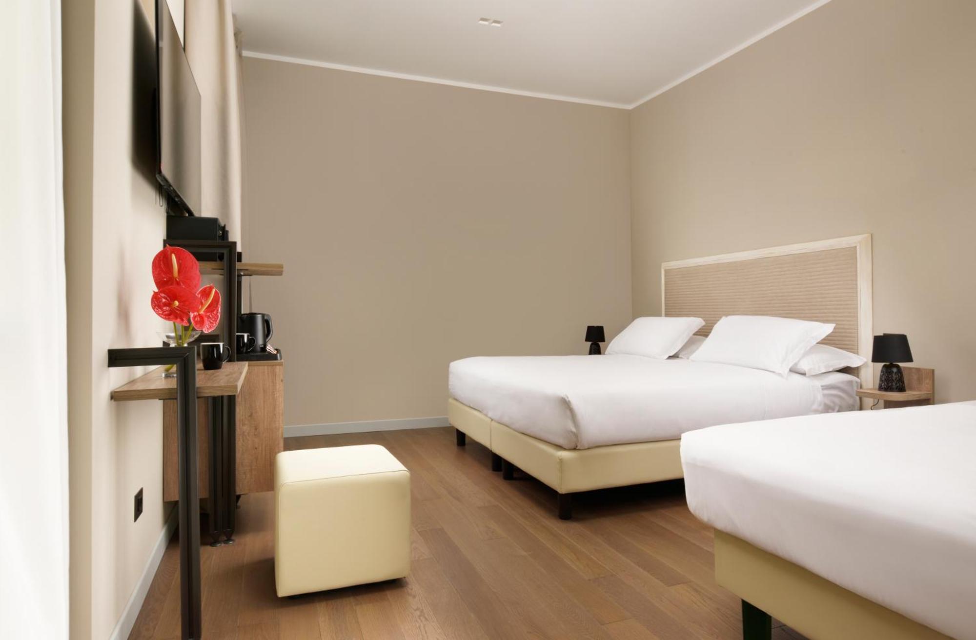 Essence Hotel 3*