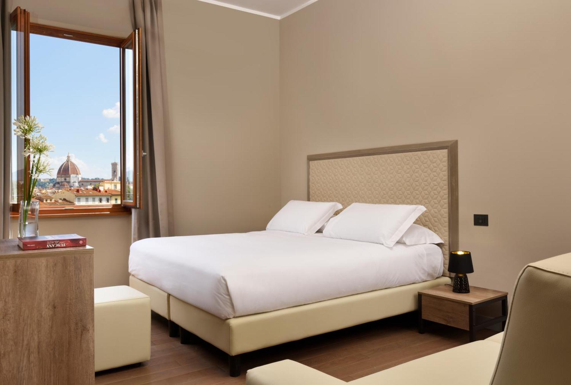 Essence Hotel 3*