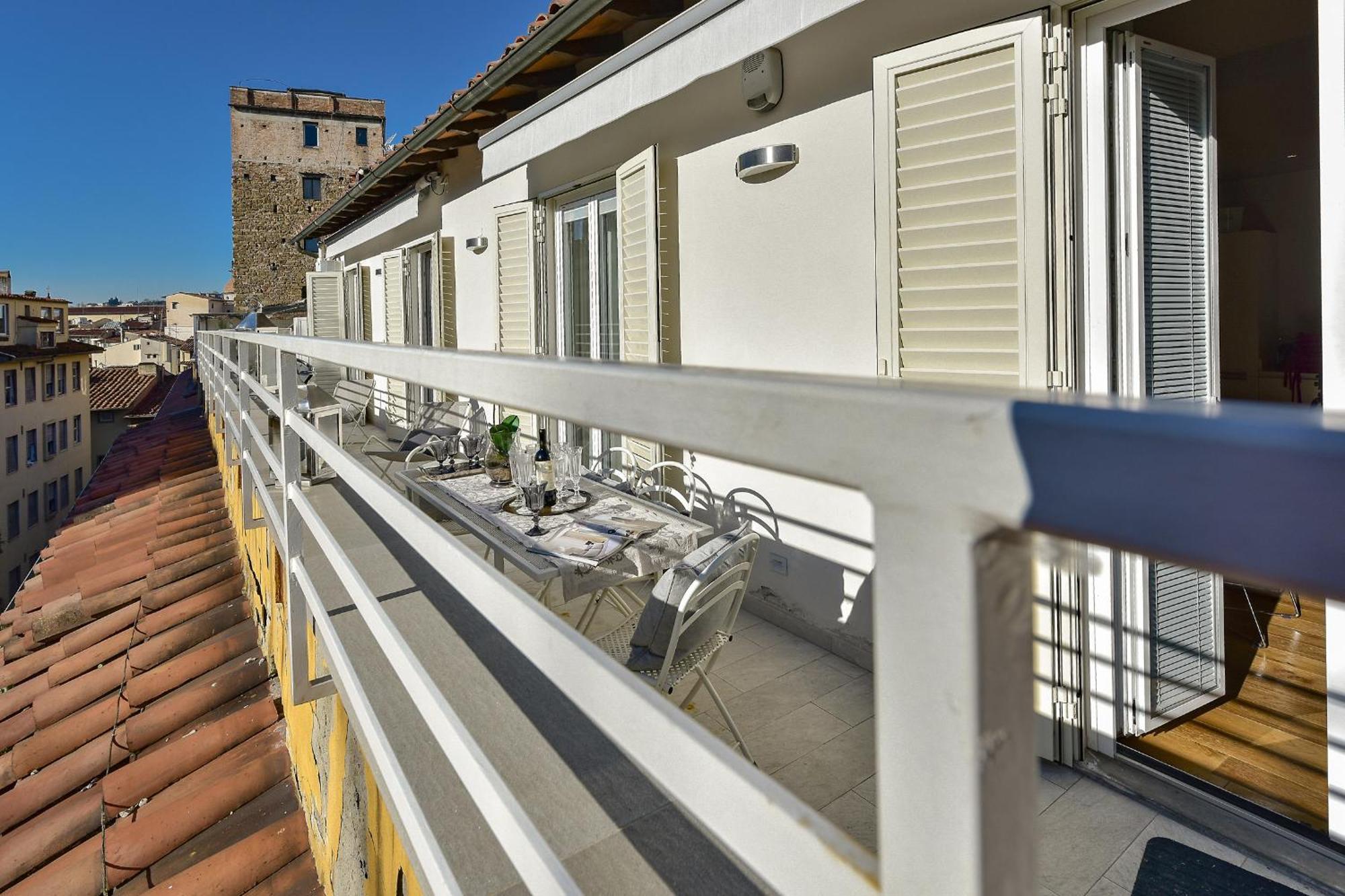 Apartment - Ponte Vecchio Guelfo