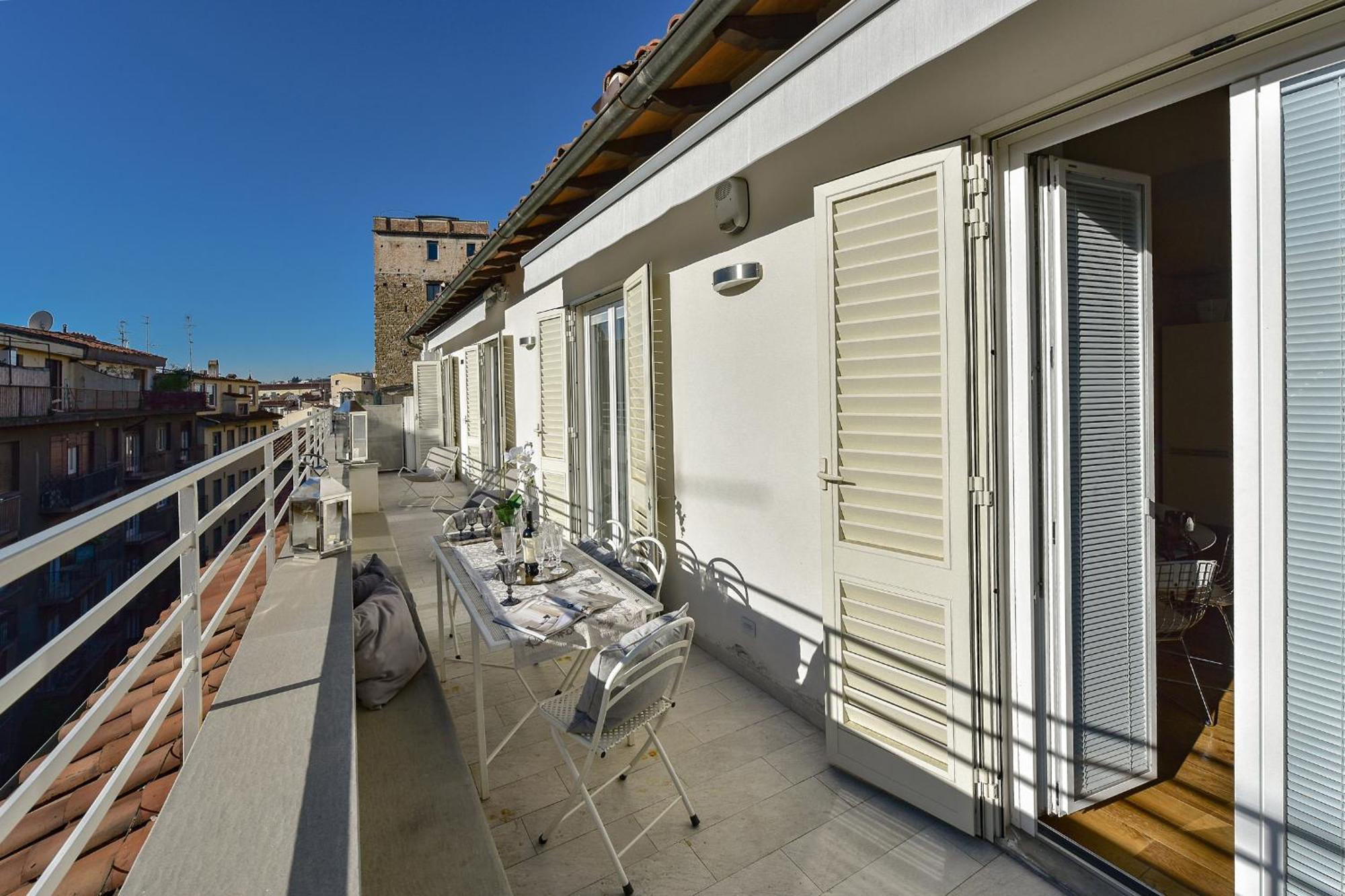 - Ponte Vecchio Guelfo Apartment *