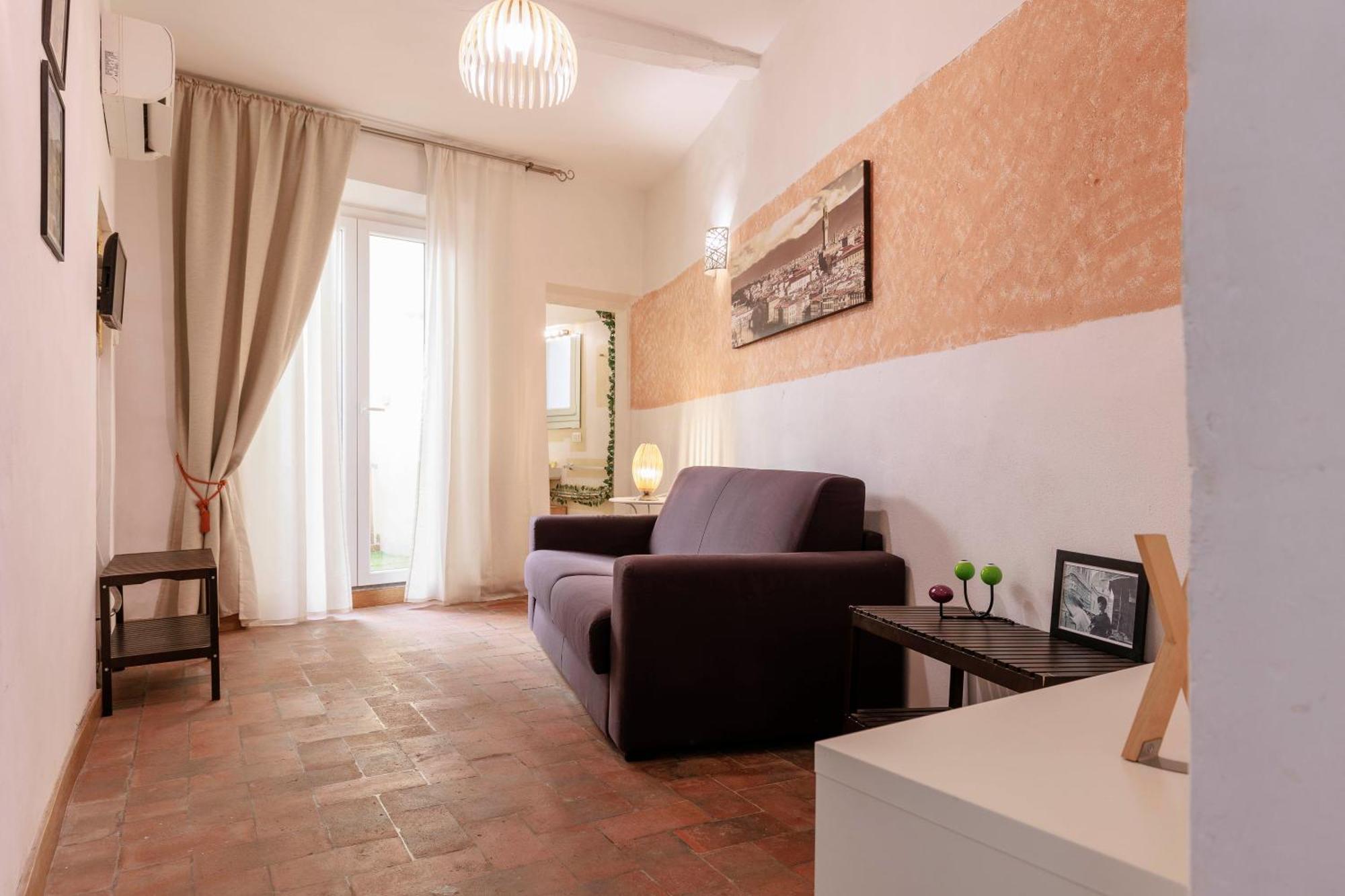 Cozy House In Pepi Street