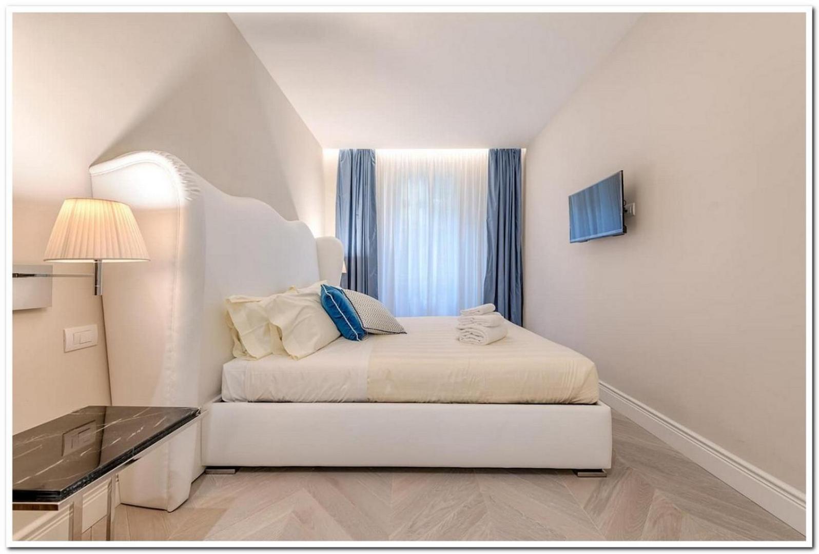 Apartment 3br Awesome In - What'app - 0039-3512-039-610 - For Reservations! Florence
