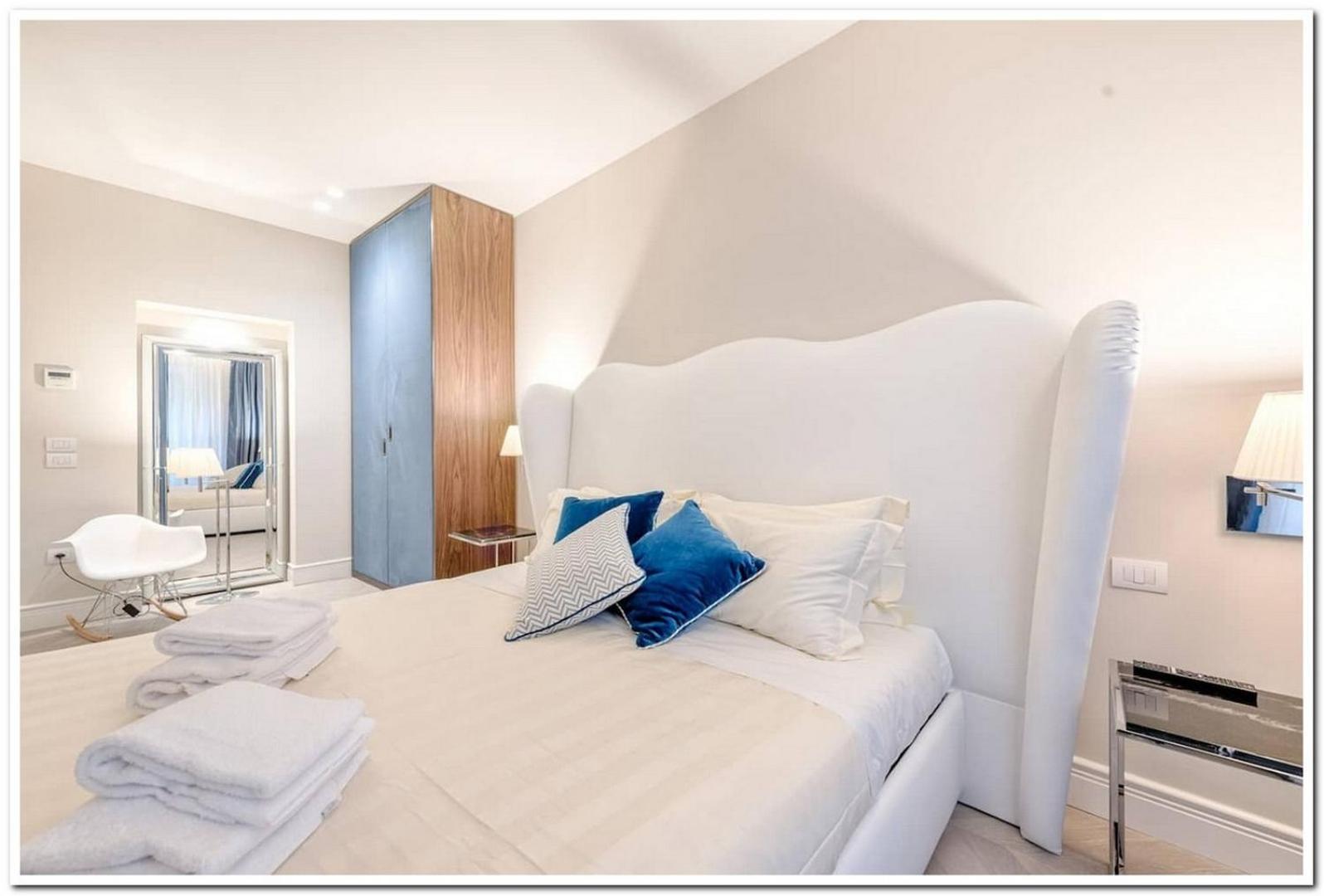 3br Awesome In - What'app - 0039-3512-039-610 - For Reservations! Apartment *