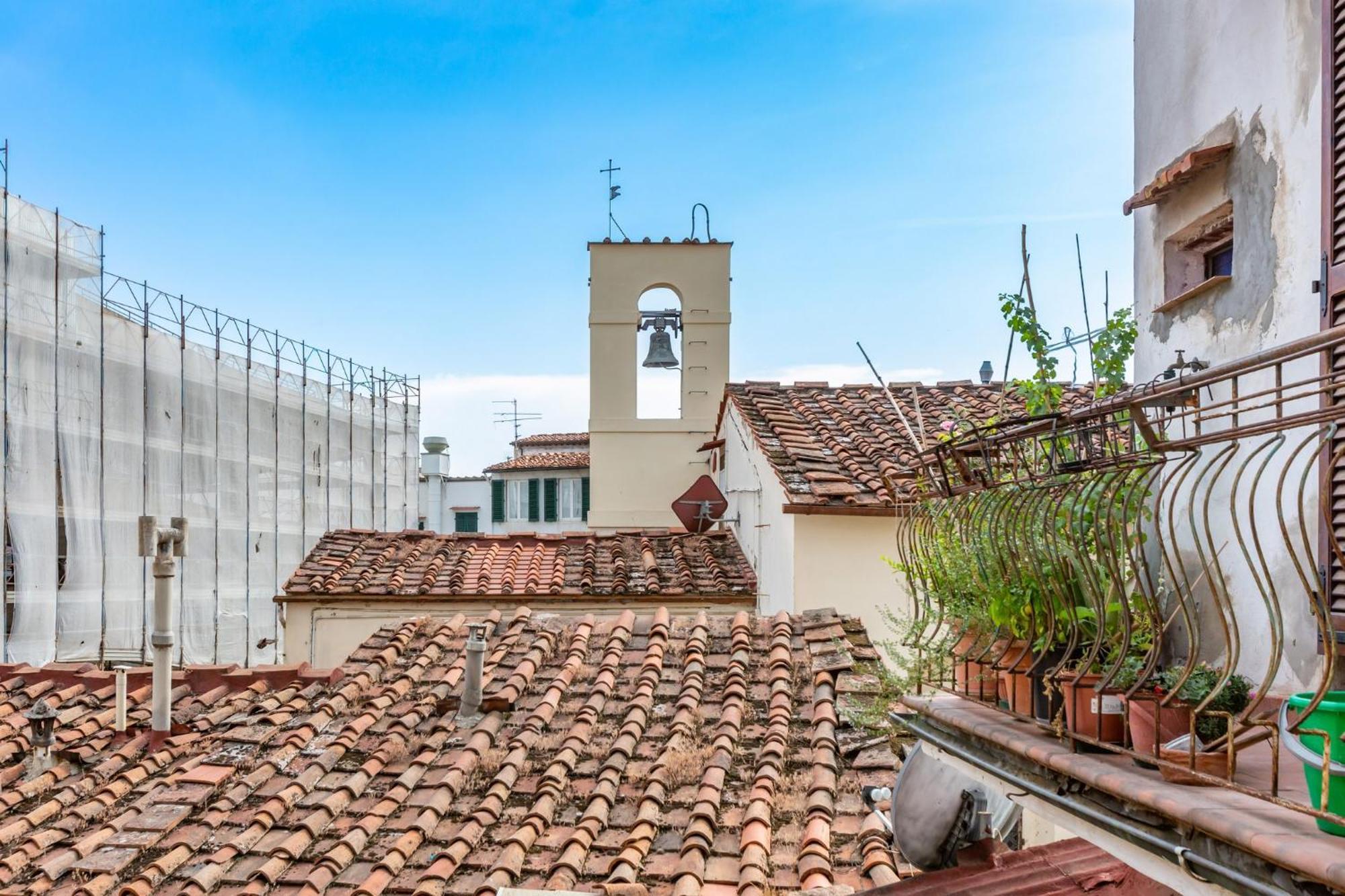 Renaissance Romance - Gem Apartment *