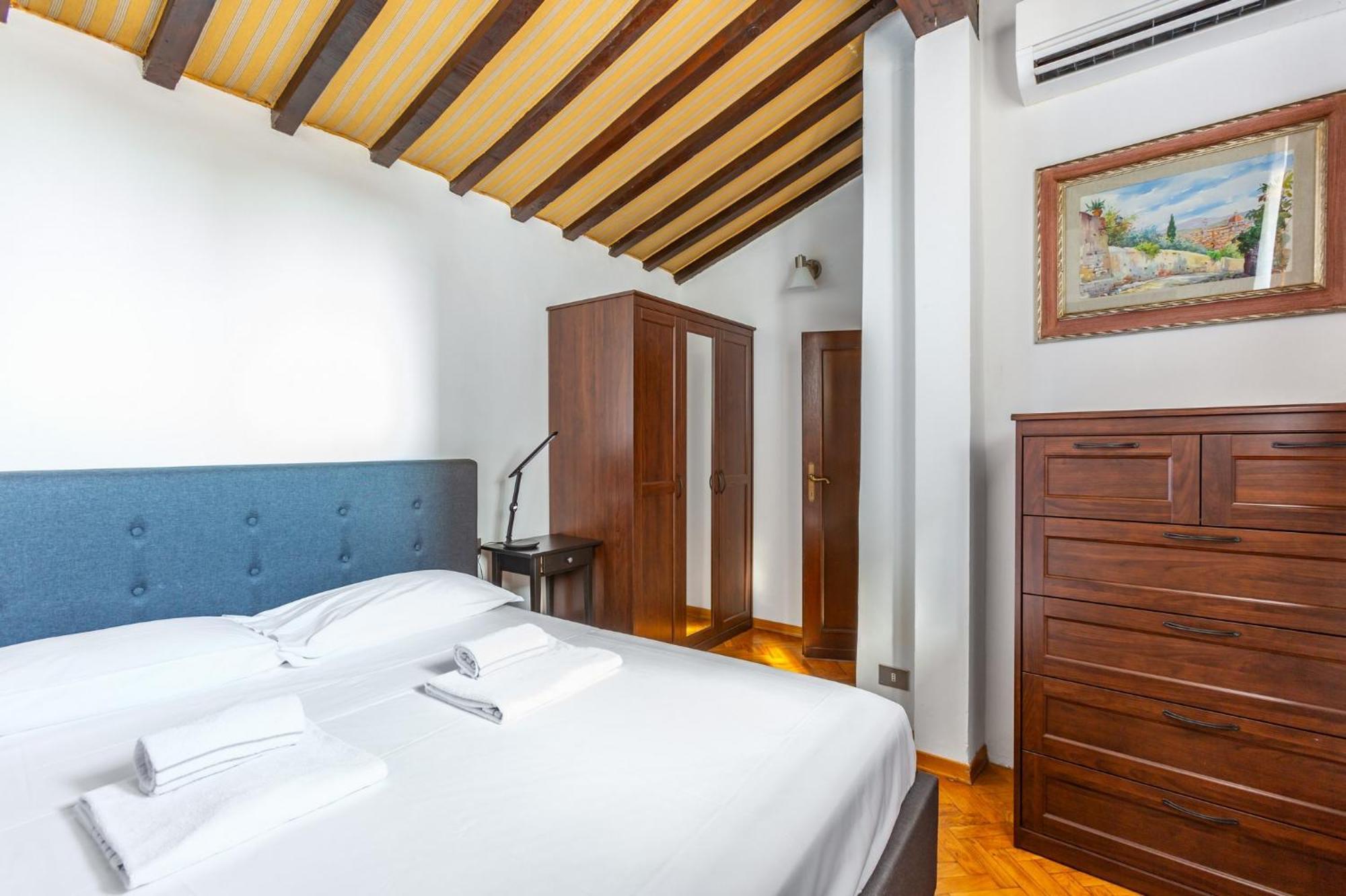 Apartment Renaissance Romance - Gem