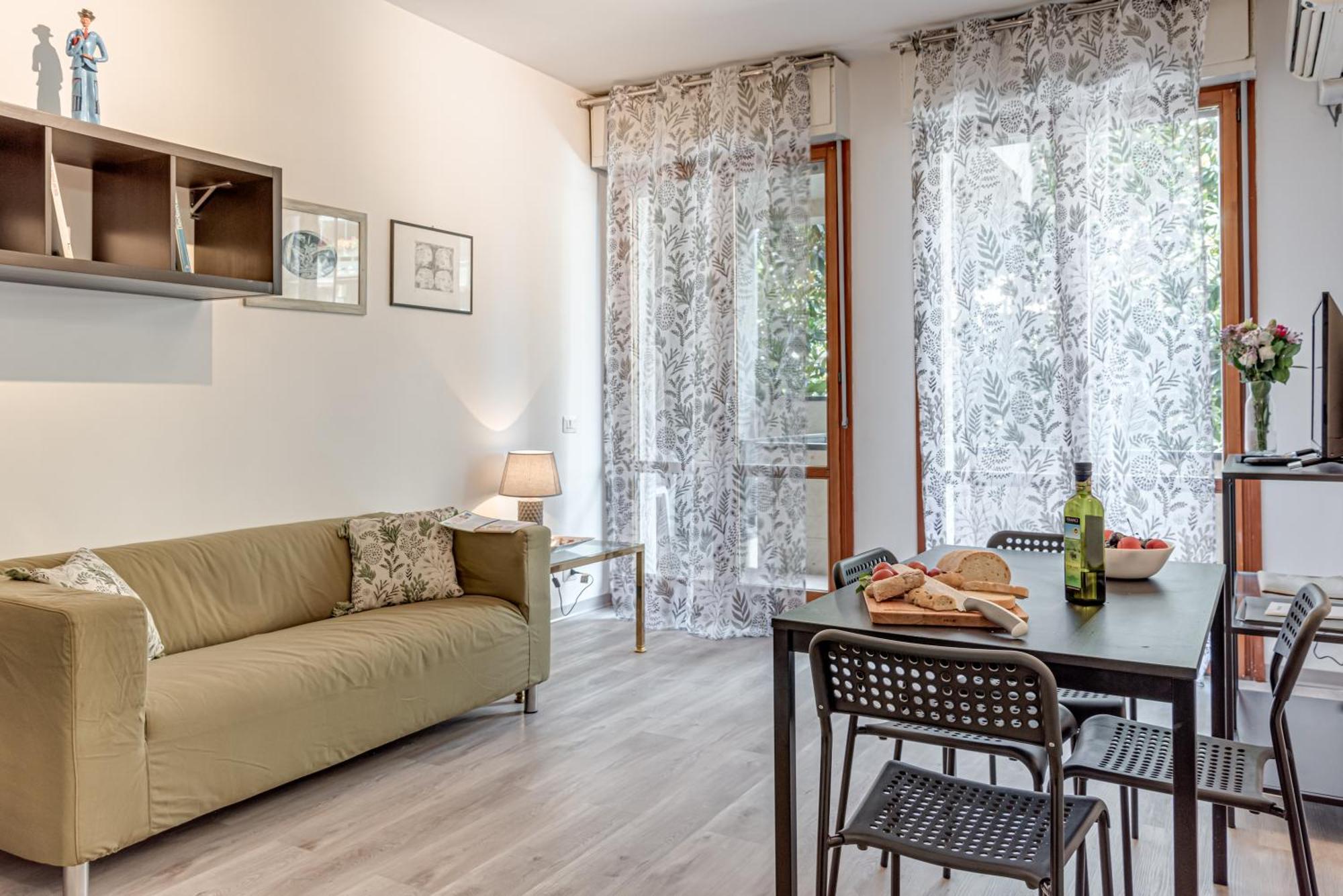 Tucano - Sweet Dreams In Apartment