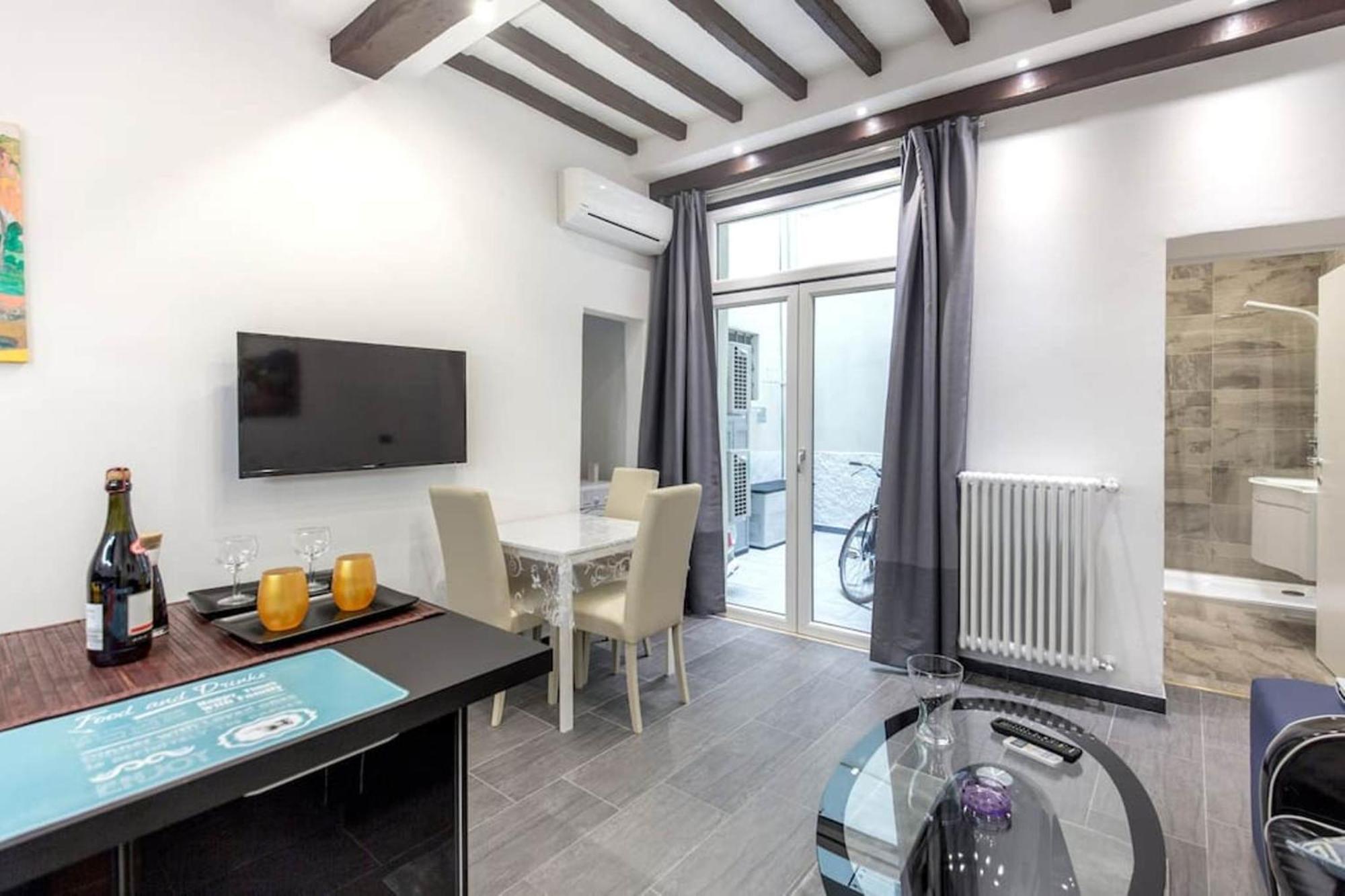 Gauguin Modern House Apartment Florence