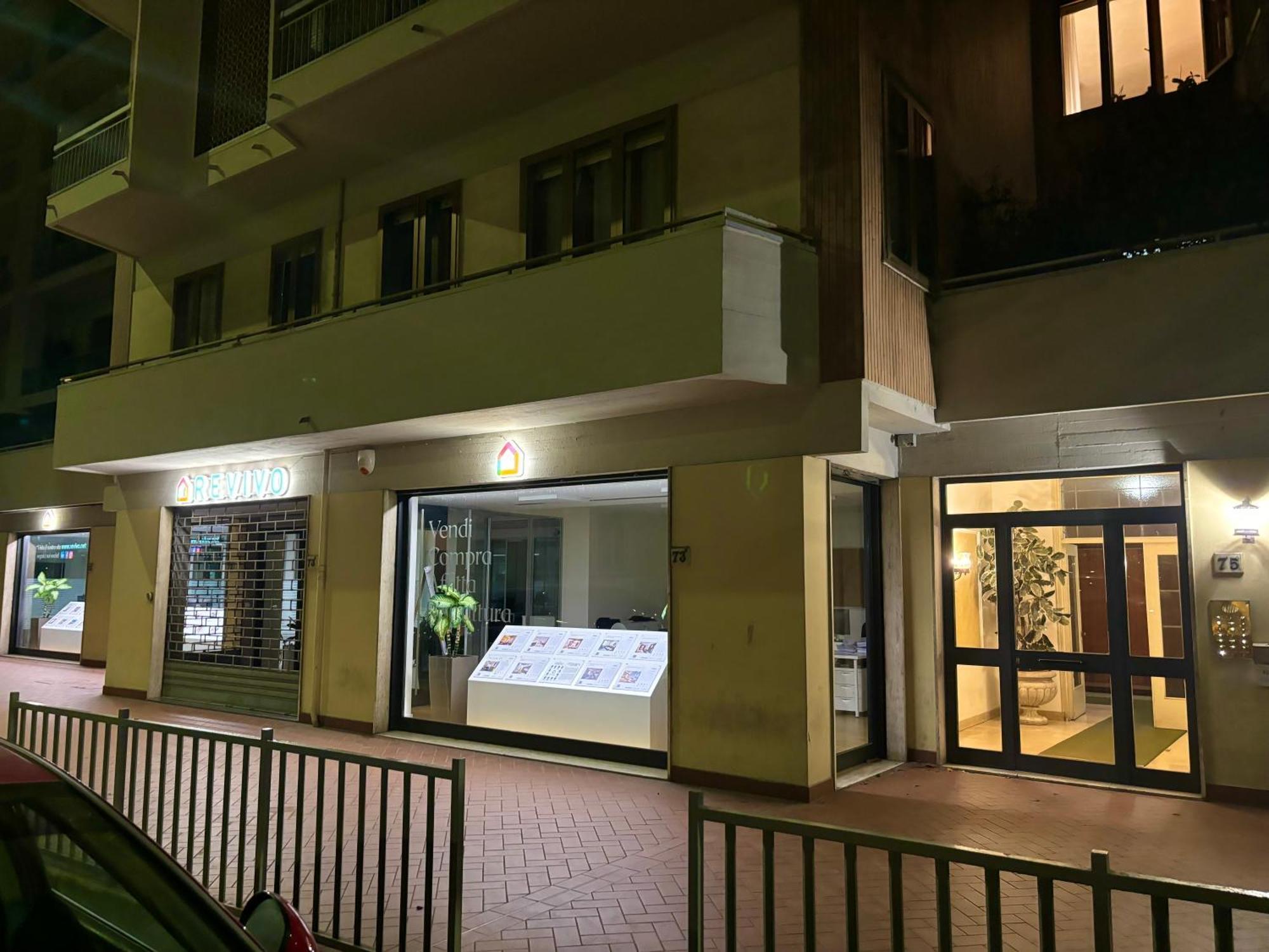 Show Me 2 Bedroom Duomo & Airport Tram Florence