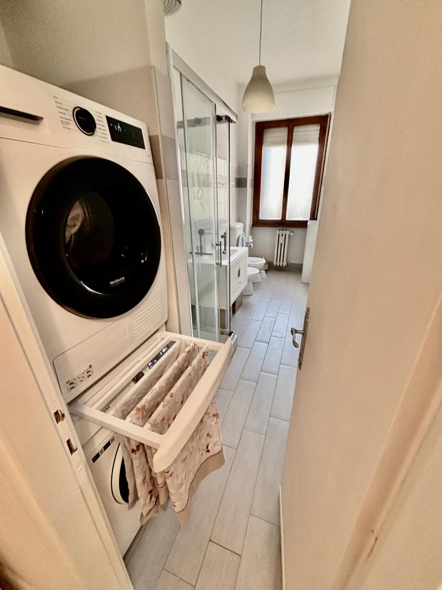 Apartment Show Me 2 Bedroom Duomo & Airport Tram