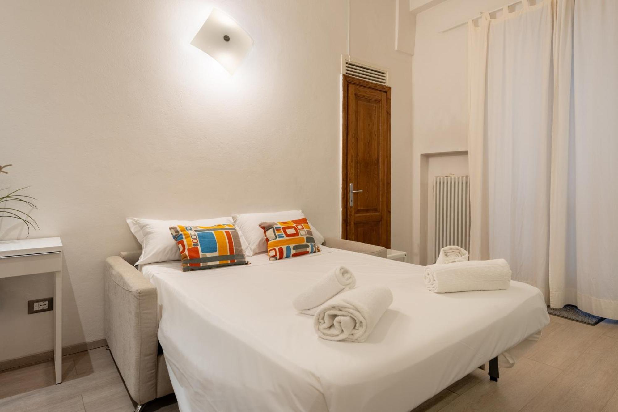 Pergola - 1 Bdr Flat With Inner Courtyard Apartment *