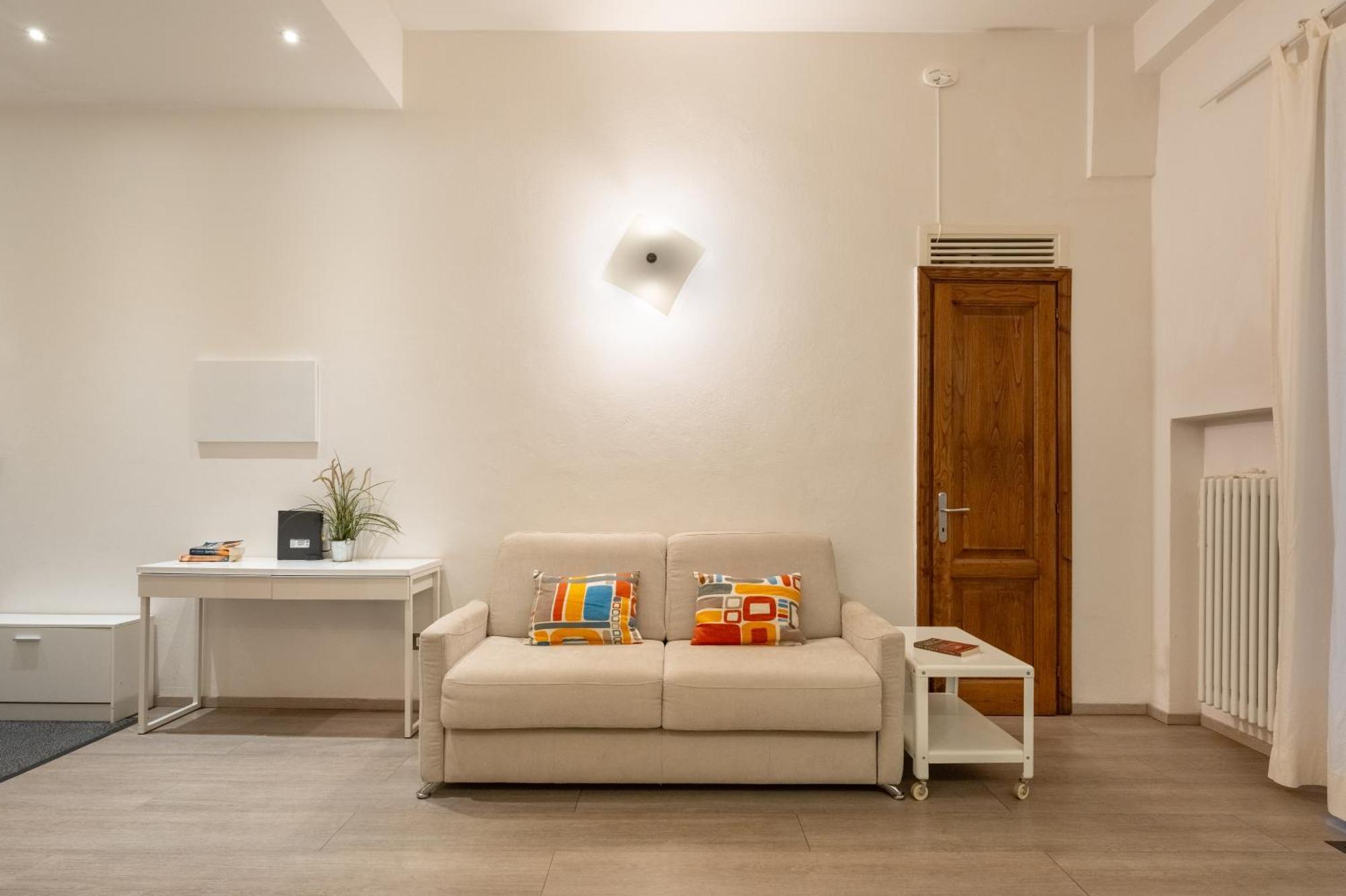 Pergola - 1 Bdr Flat With Inner Courtyard Apartment Florence