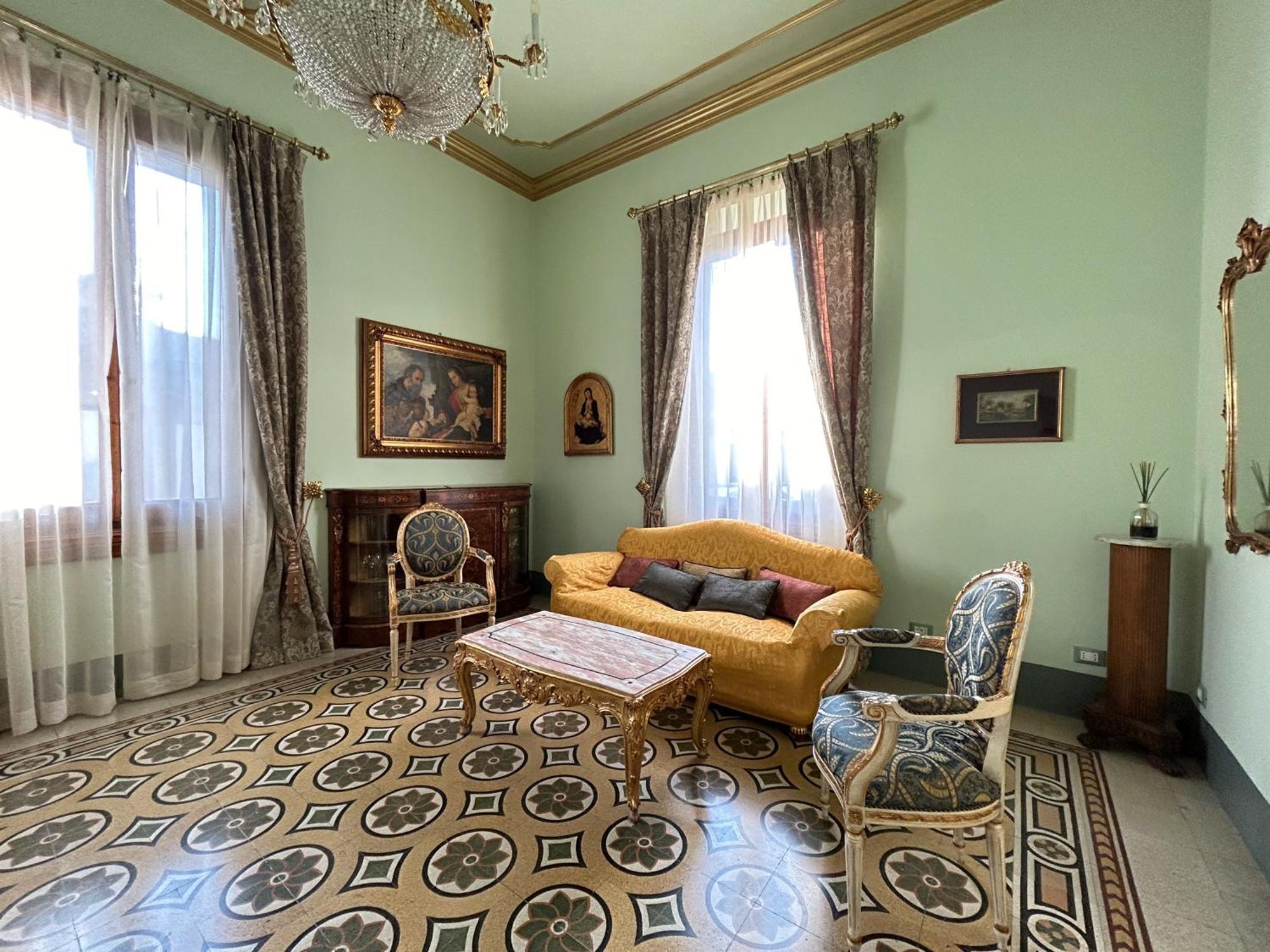 Apartment Florentine Penthouse By Florencehospitality Com Florence