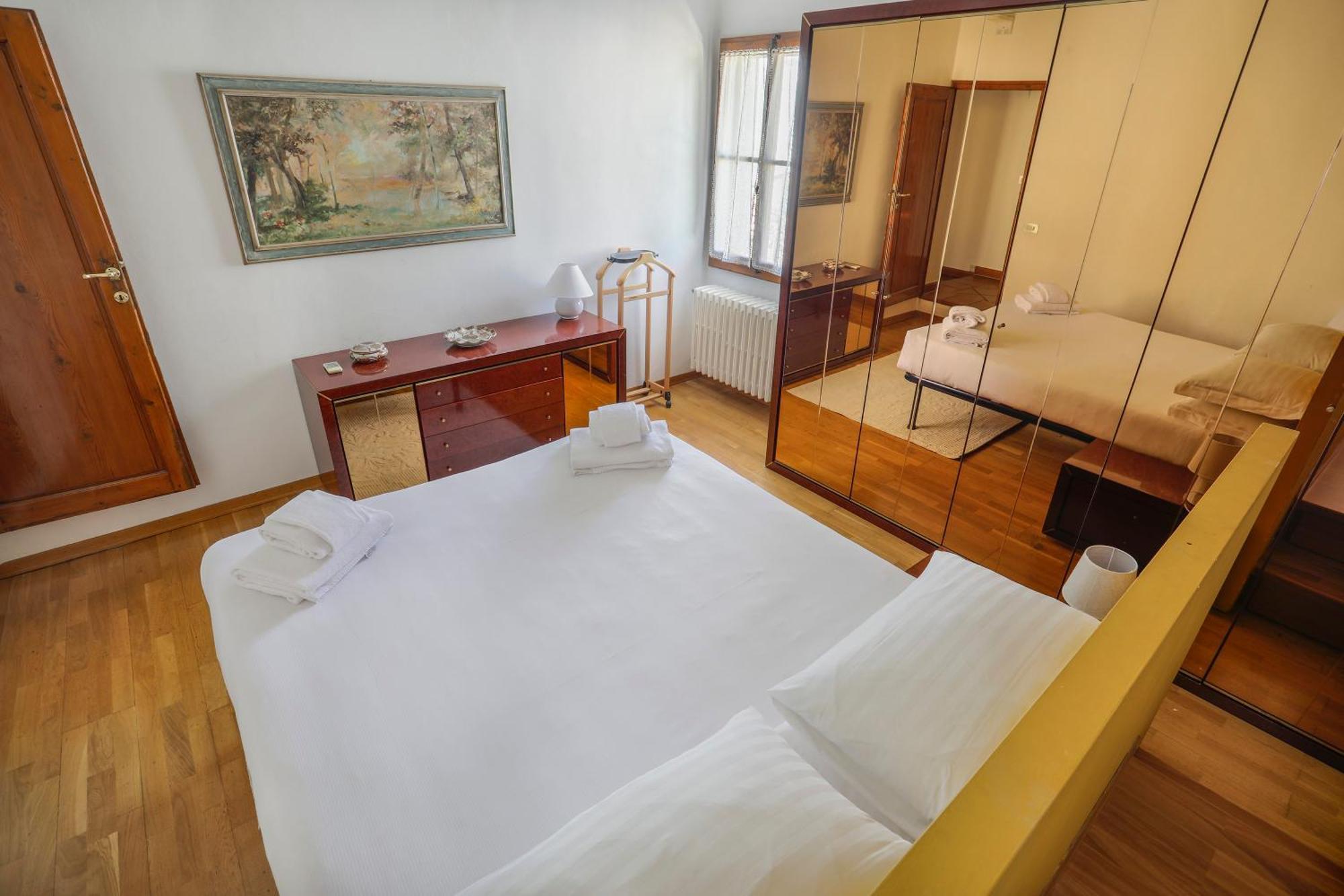 Bright Last-floor With Terrace
