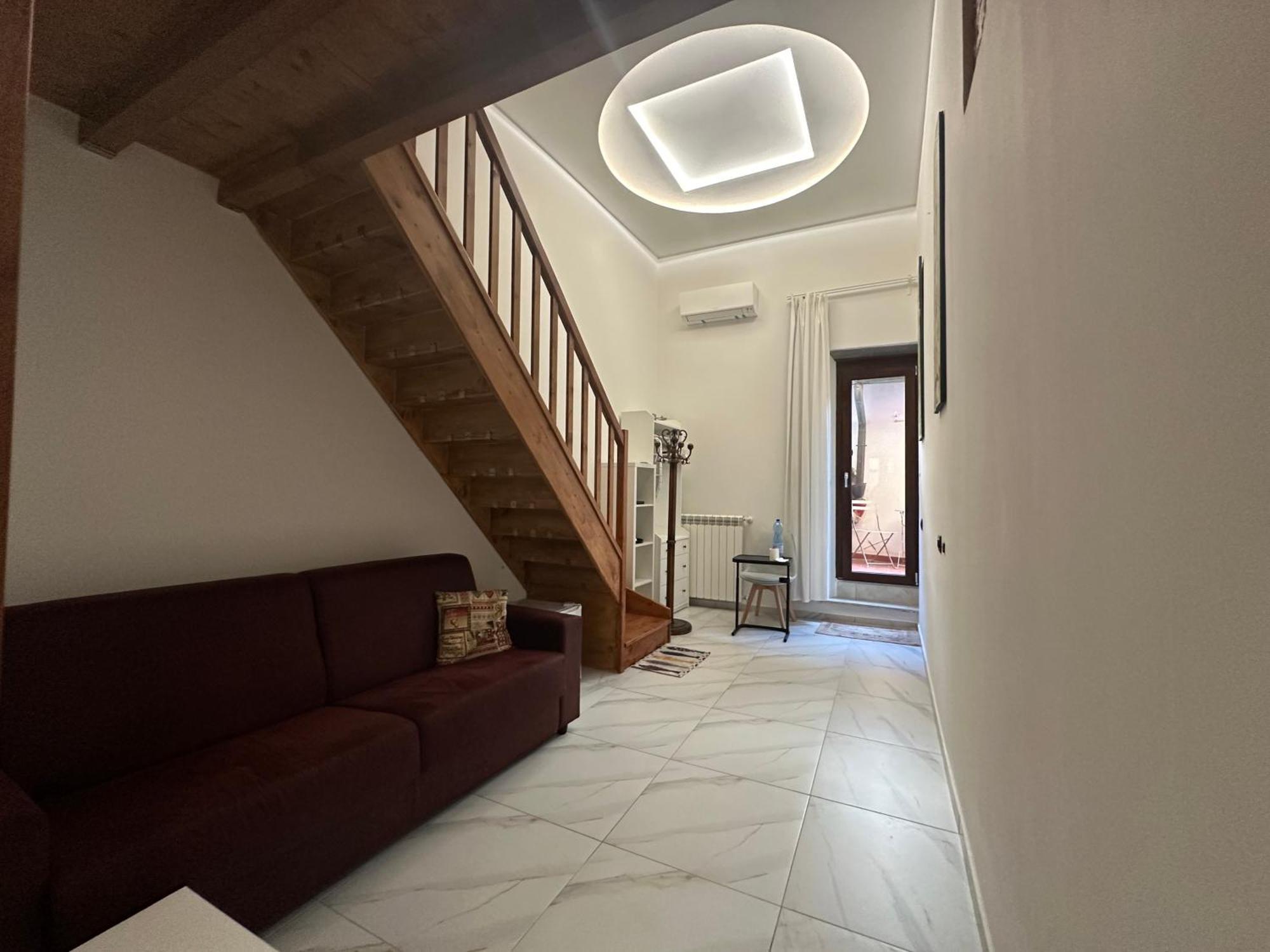 Regina Two - Floored Rustico Relax Apartment *