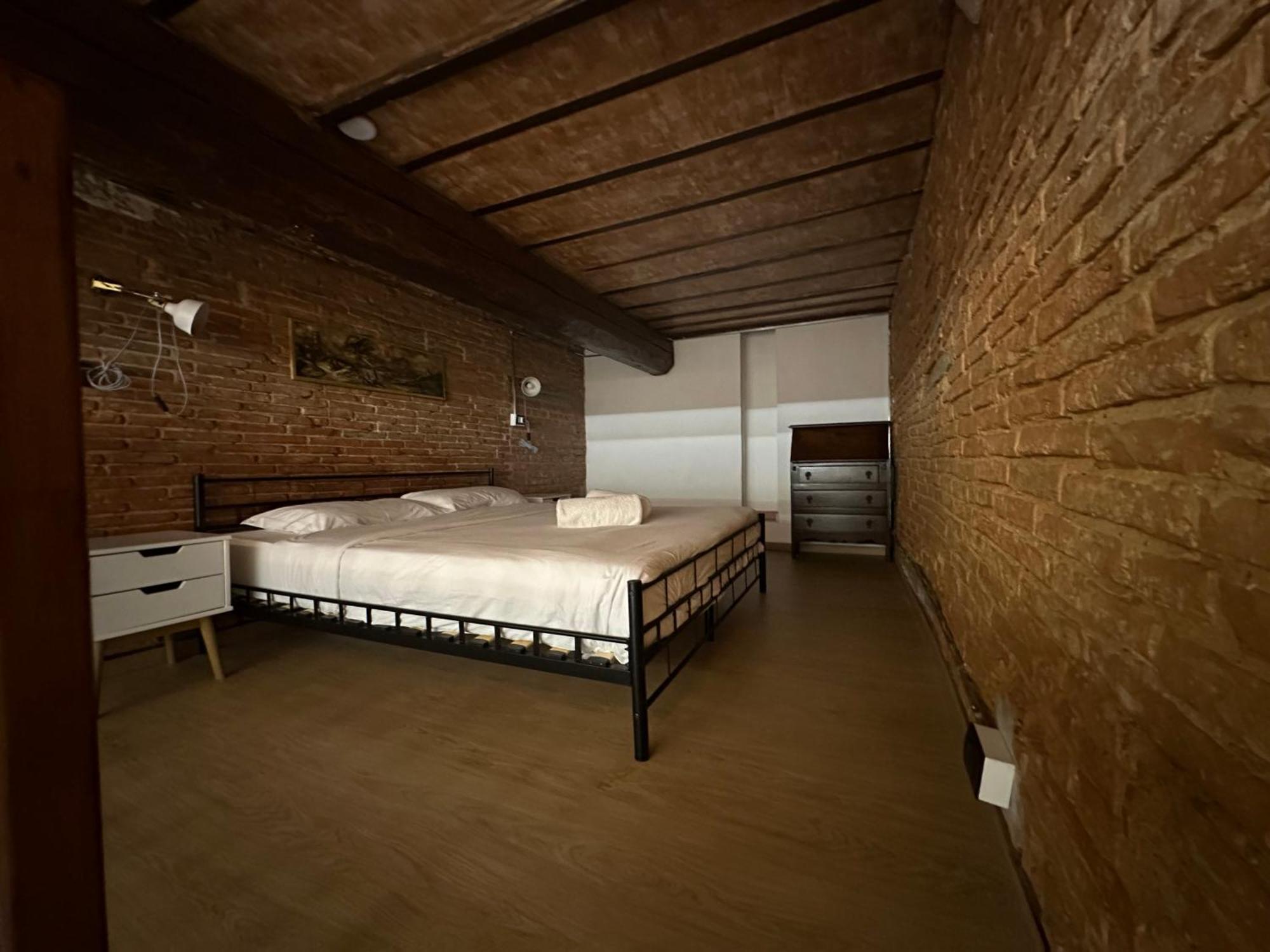 Regina Two - Floored Rustico Relax Apartment *