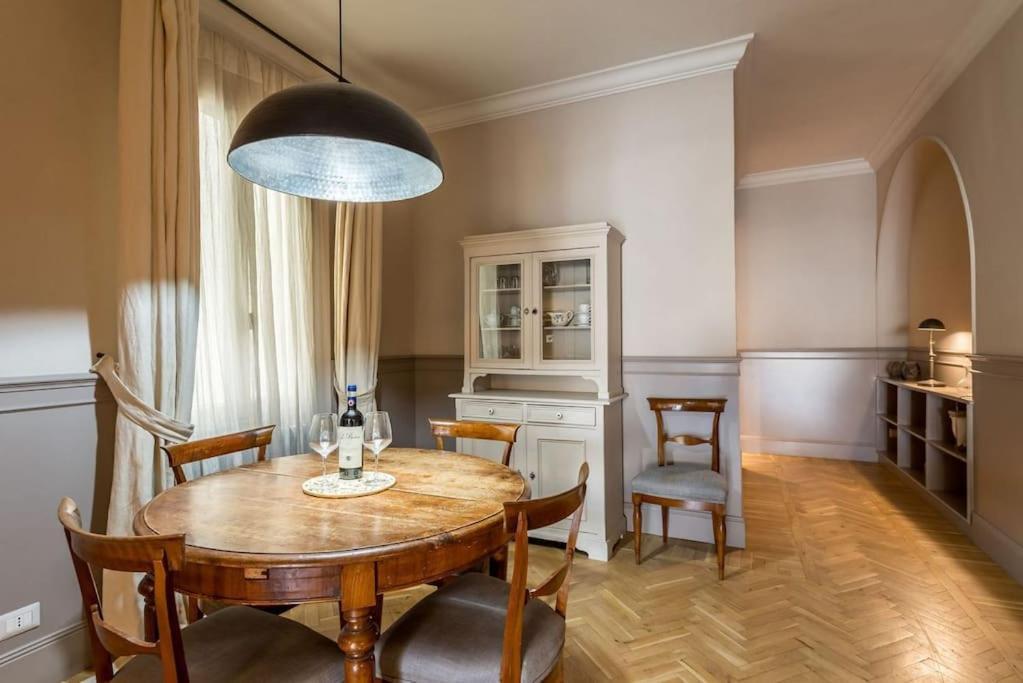 Luxury River View Apartment