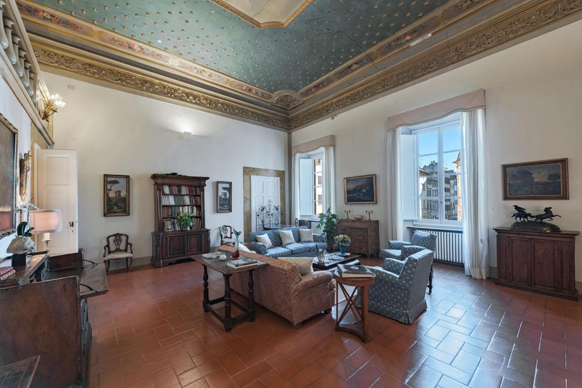 Ares Apartment
