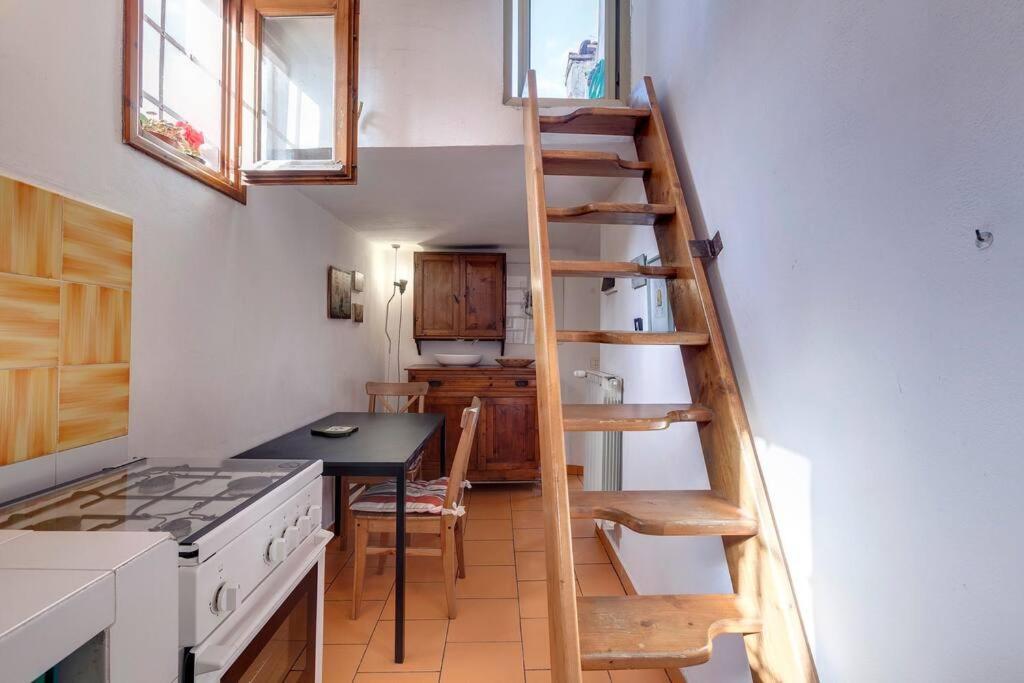 Pepi With Terrace Apartment Florence