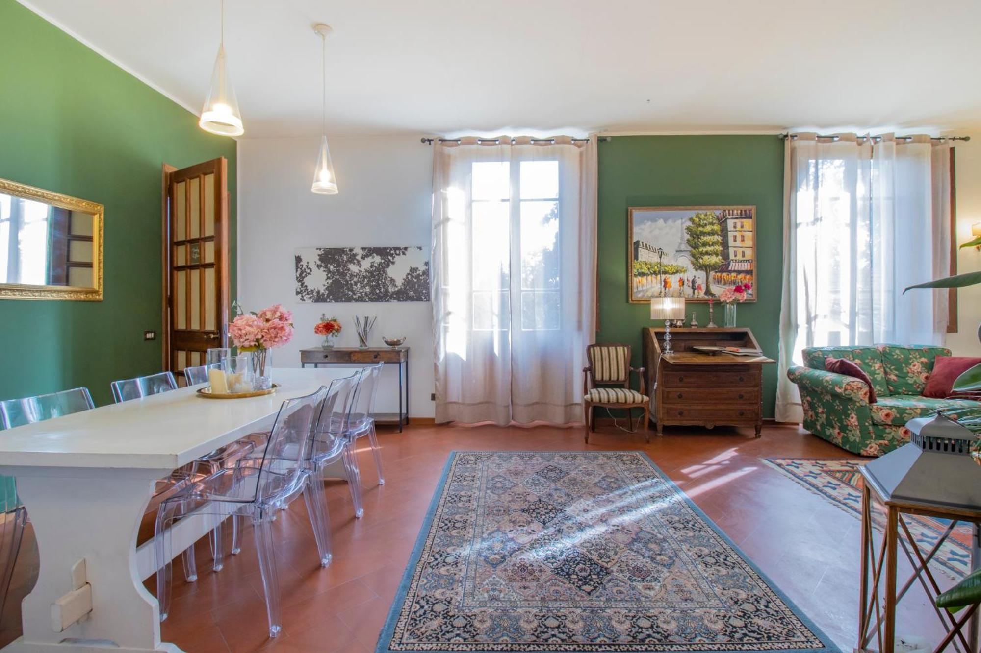 Hébergement de vacances Lia - In With Private Garden And Pool *