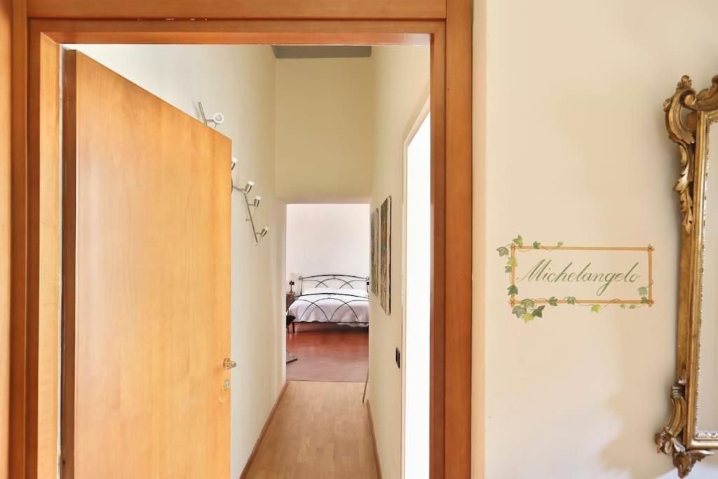 Apartment Spacious & Bright, Next To The Duomo Of Florence, Michelangelo, With Patio *