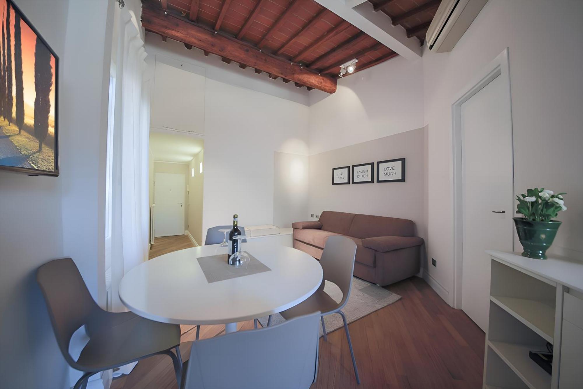 Elegant And Bright Flat Near The Duomo Appartement