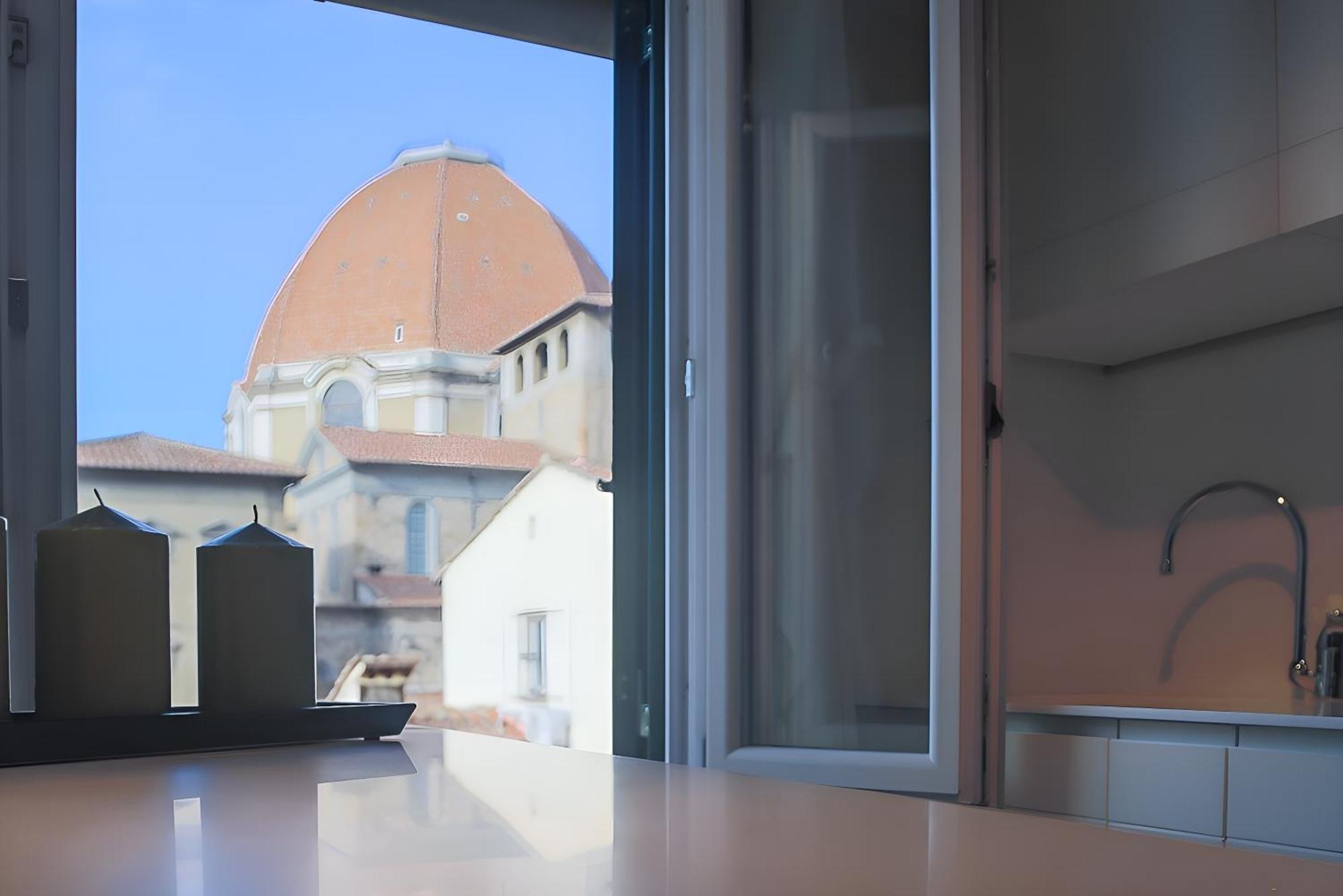 Elegant And Bright Flat Near The Duomo
