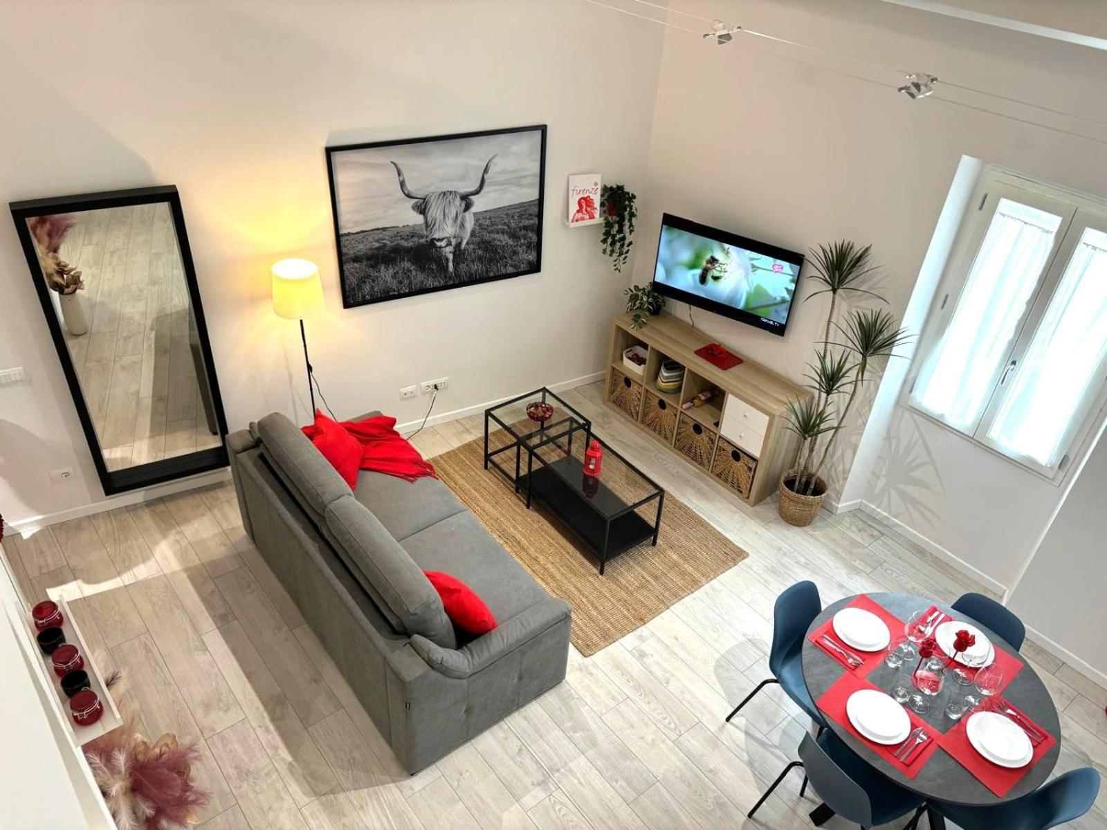 Apartment Red Lily