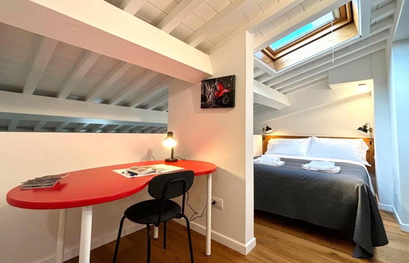 Red Lily Apartment *