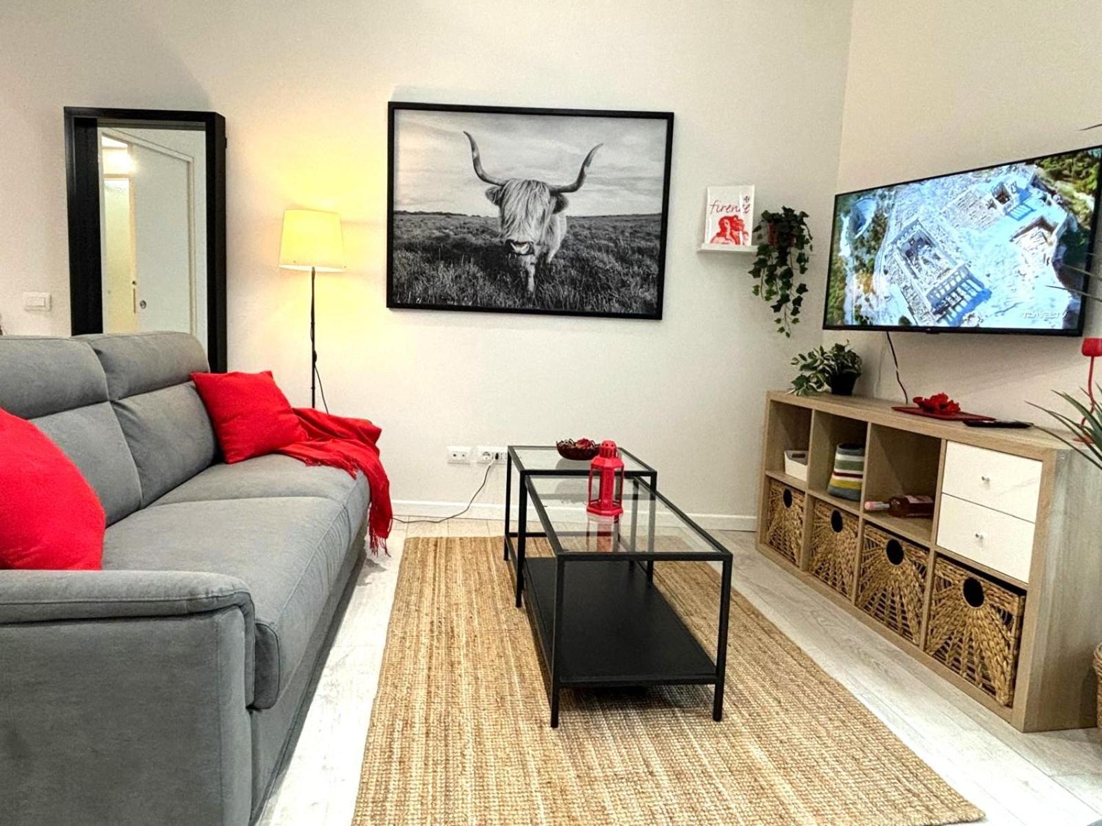Red Lily Apartment Florence