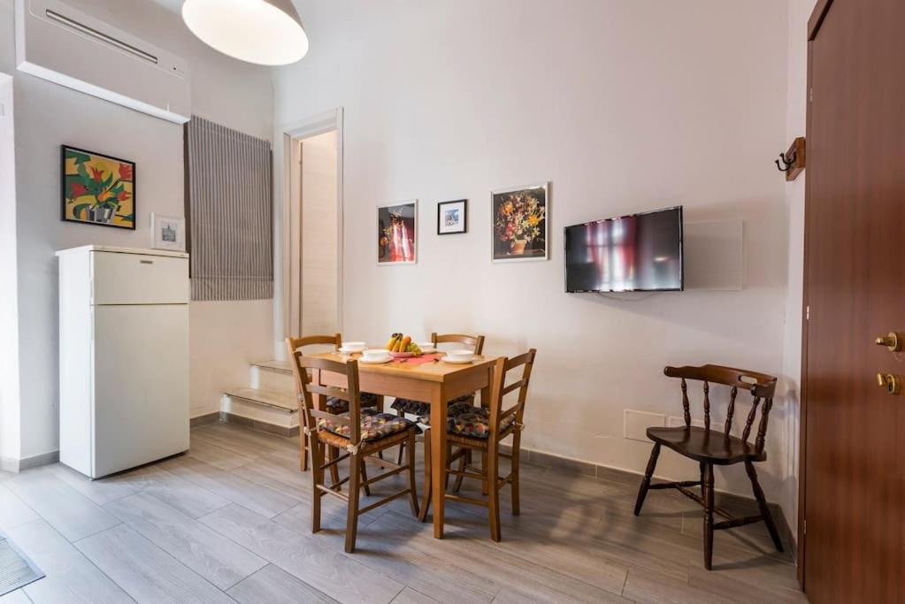 Live Like A Florentine Next To Santa Croce Square Apartment Florence