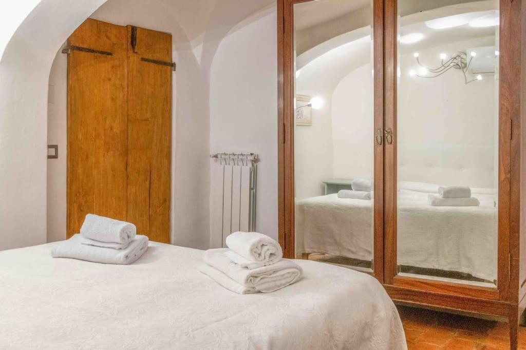 Santo Spirito 2 Bedroom * Florence