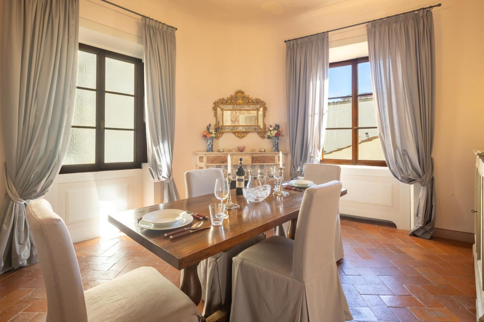 Apartment Ricasoli Frescoes *