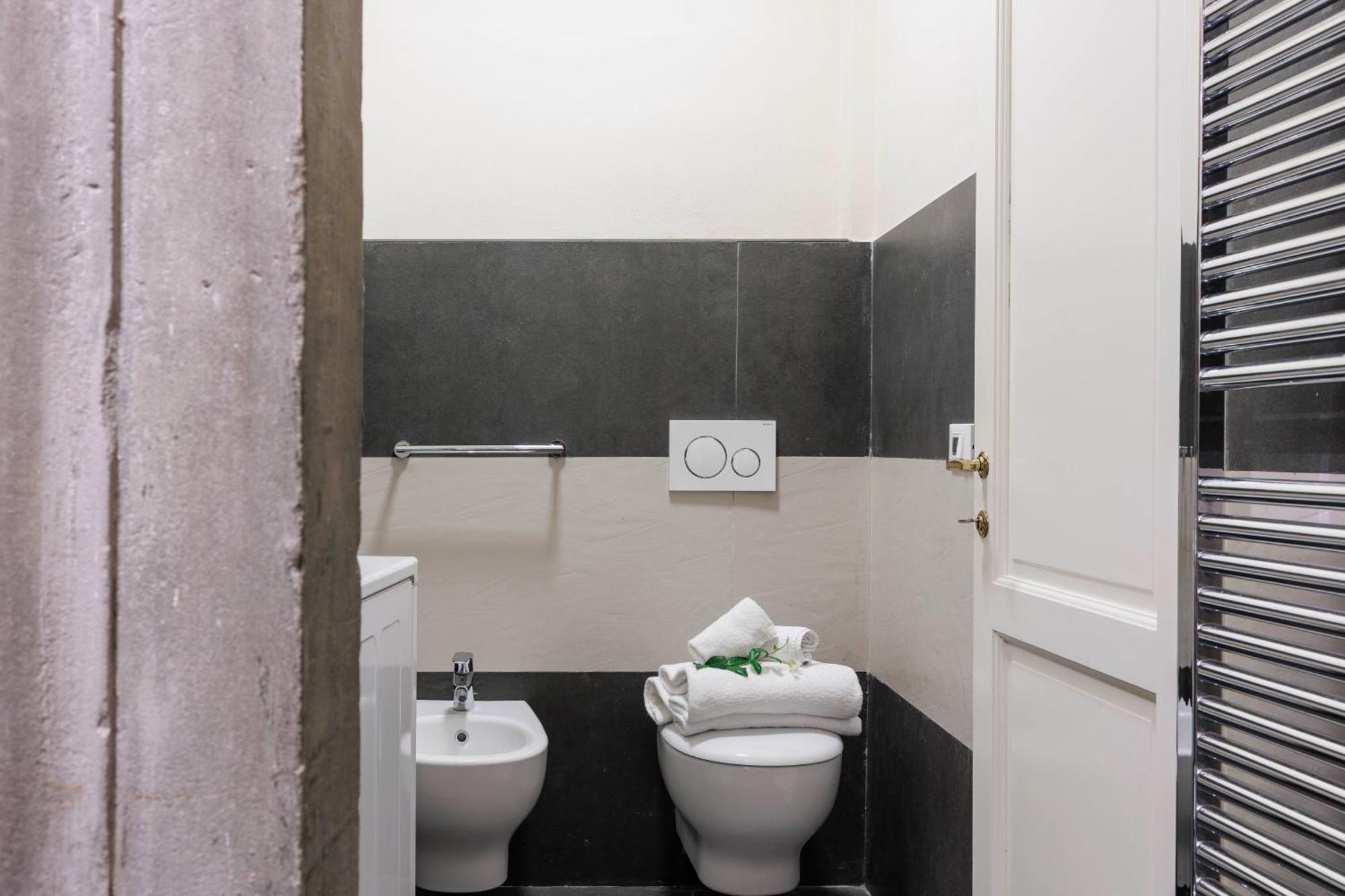 Santa Croce Modern Loft Apartment Florence