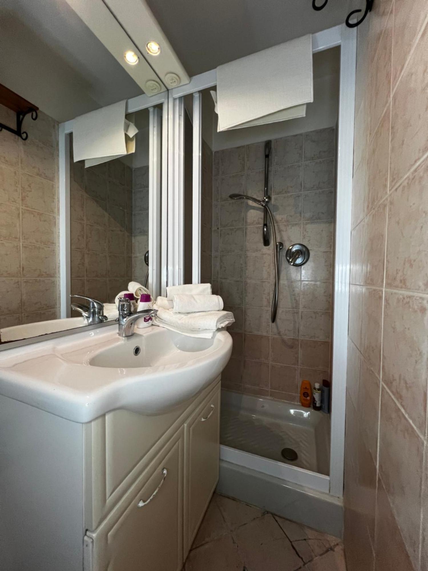 Apartment The Love's Nest In Wi-fi , Air Conditioning *