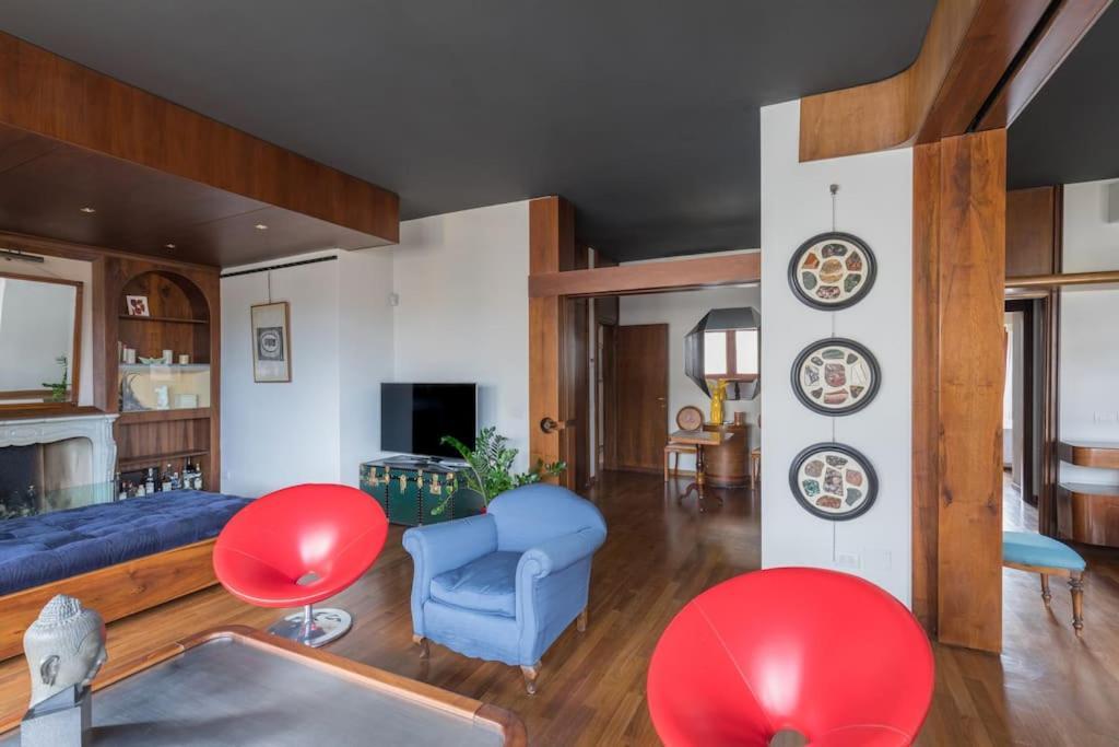 Luxury Flat - Enzo Ferrari's Ex Lover Apt Apartment *
